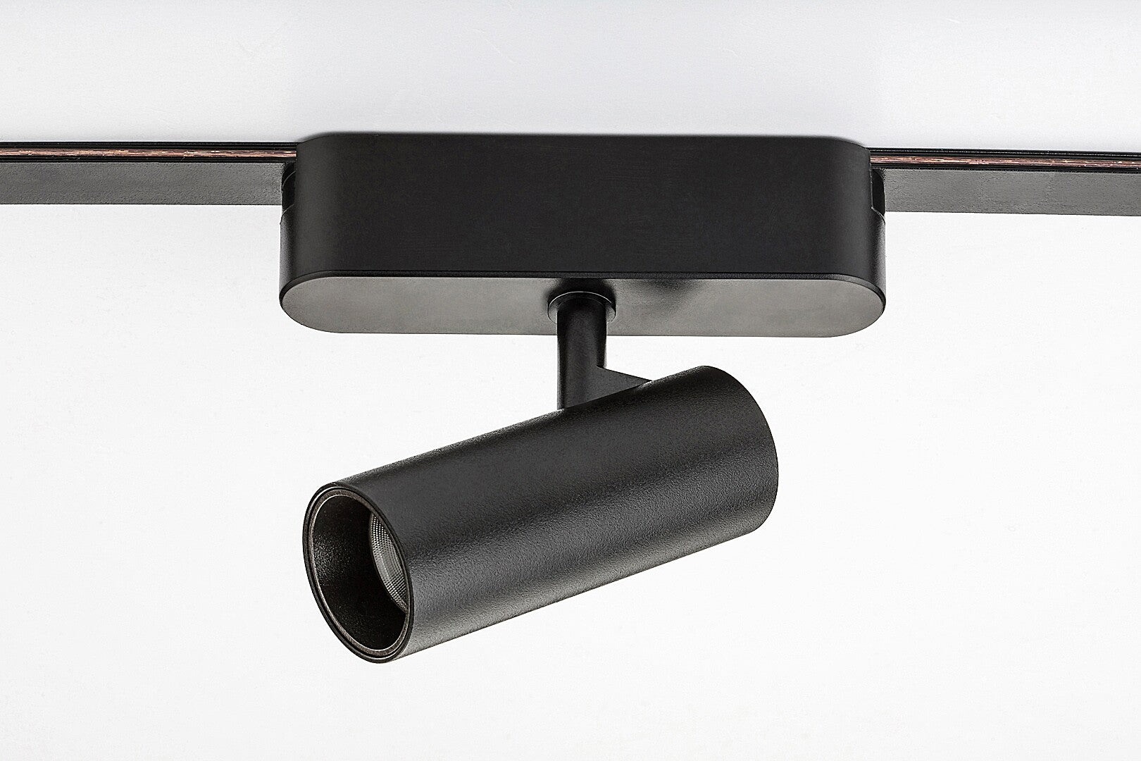 LiTrack спот 03V, 5W, 330lm, 2700-5500K