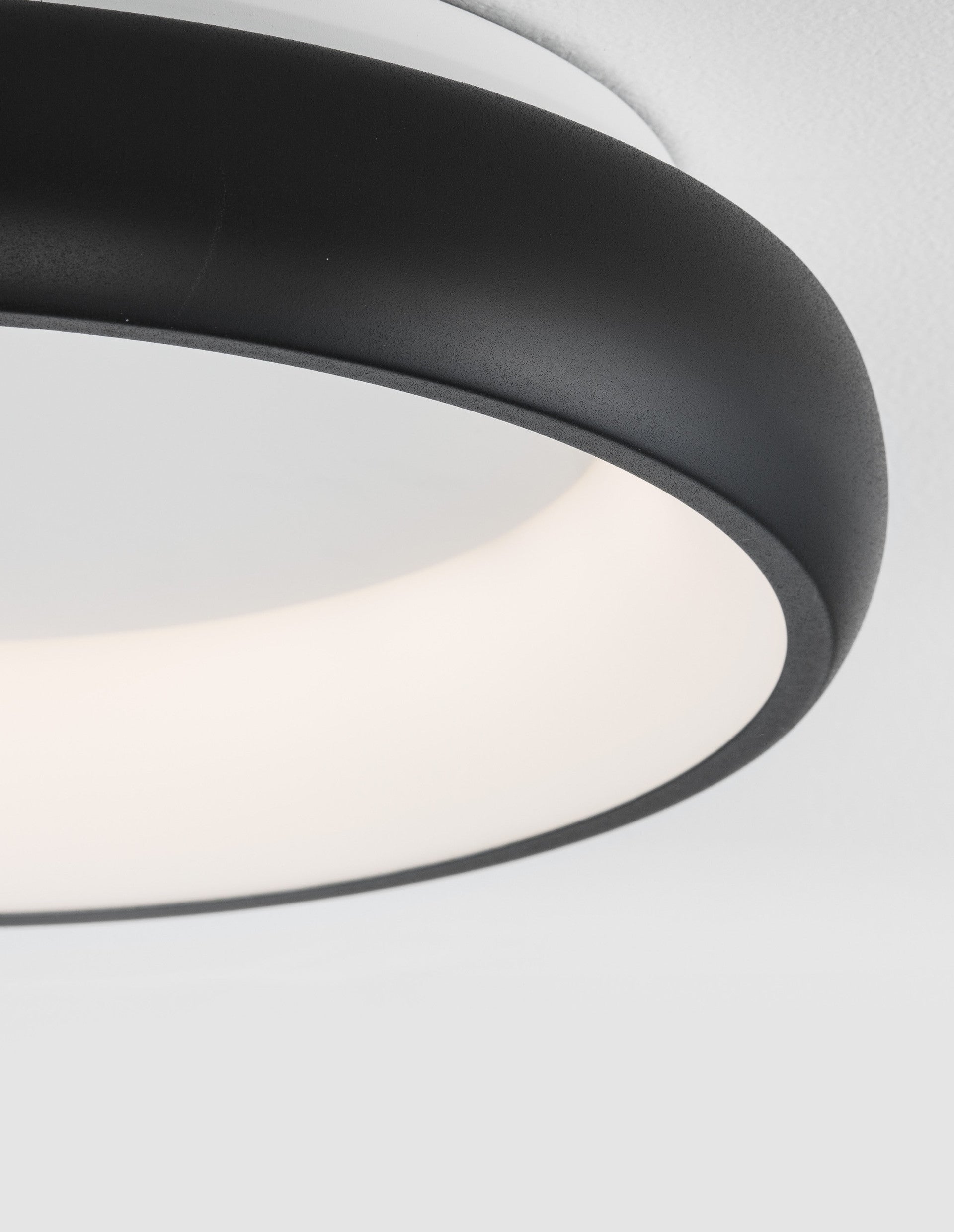 Висящо осветително тяло (пендел) ALBI 32W Пясъчно черен алуминий и акрил LED Триак димируем