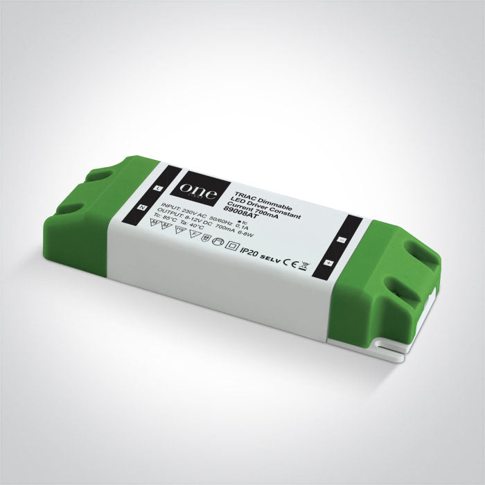 С димиране Захранващ драйвер 700mA 6-8W 230V