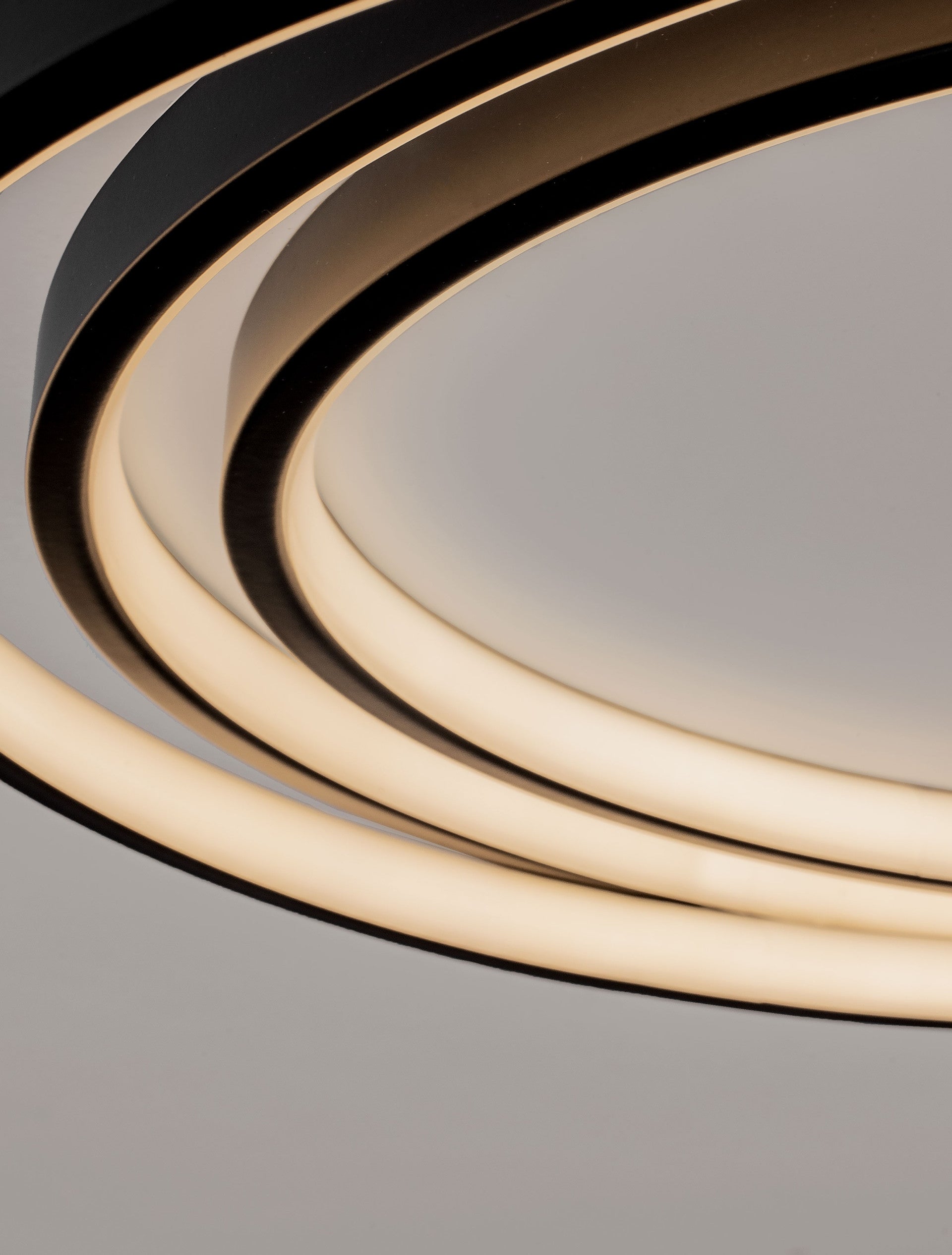 Висящо осветително тяло (пендел) ARBOR 33W LED Матово черен метал и акрил