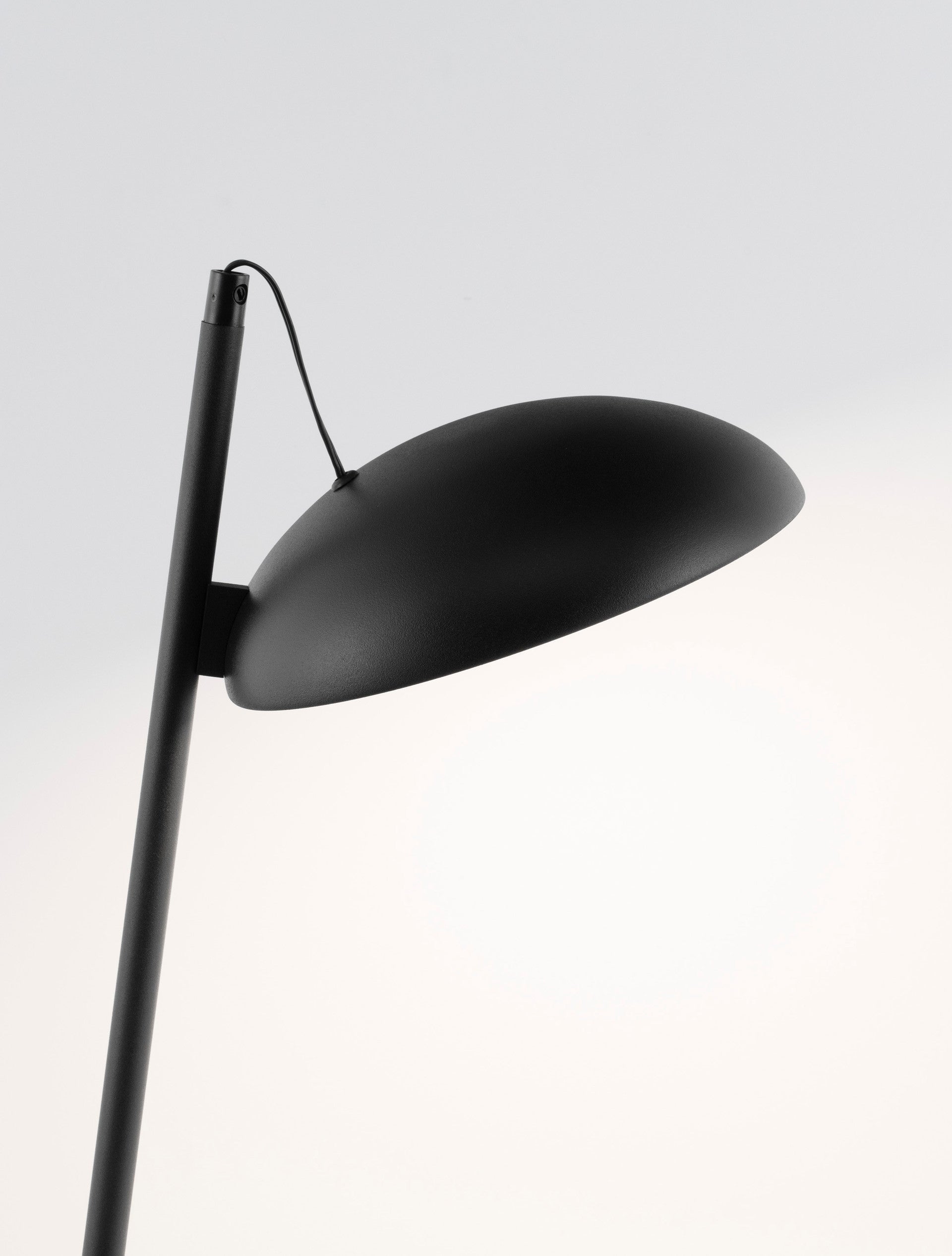 Висящо осветително тяло (пендел) FLUTE LED 18W Пясъчно черен алуминий L20 W28 H53см