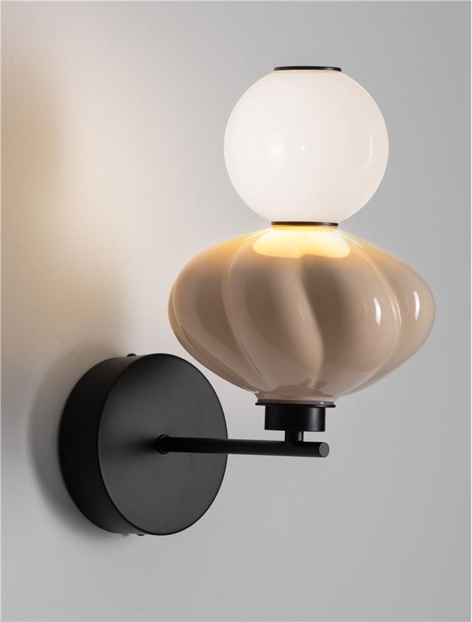 Настолна лампа ONETA LED 8W 220-240V ⌀20 W28 H34.6см Бежова керамика Опалово стъкло Матово черен метал