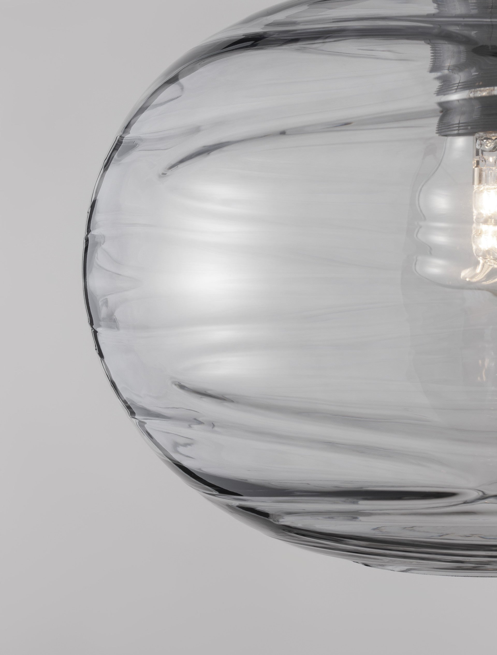 Висящо осветително тяло (пендел) EVLEEN 12W LED E27 Матово черен, светло сиво стъкло ⌀30