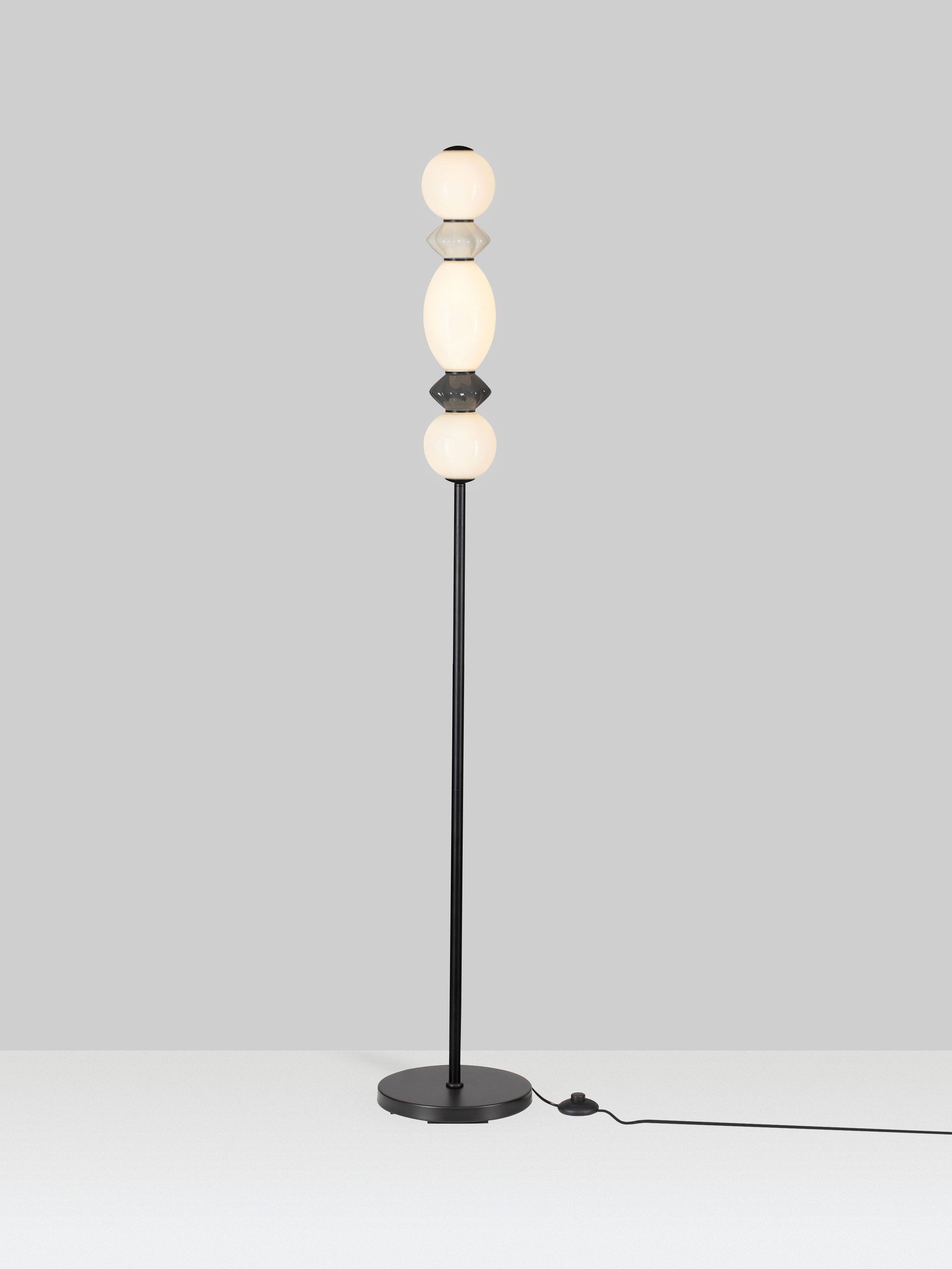 Висящо осветително тяло (пендел) PALLINA LED 16W 220-240V ⌀26 H250см Тъмно и светло сива керамика Опалово стъкло Матово черен метал