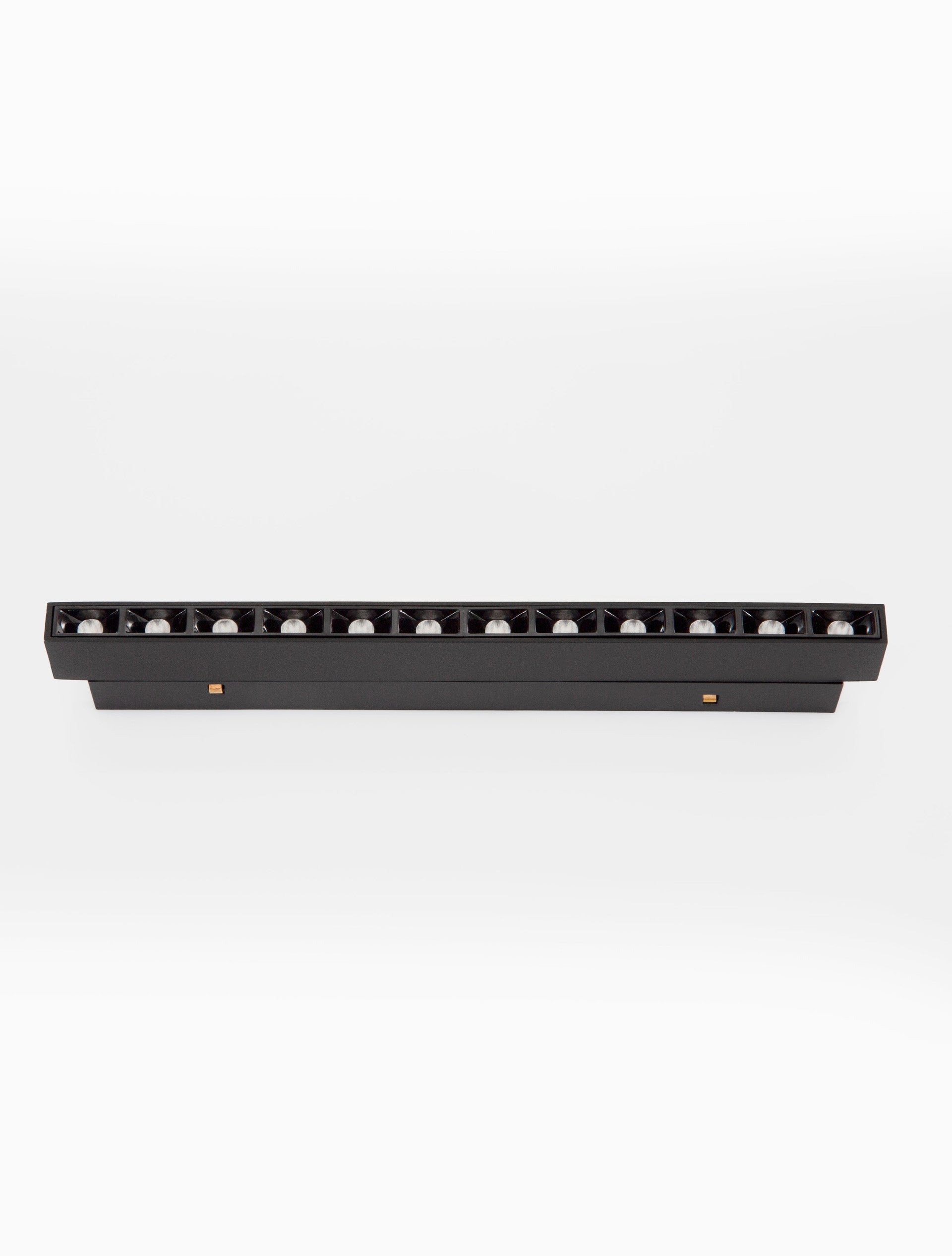 Магнитен спот 48V ULTRA SLIM 12W 3000K CRI90 Пясъчно черен алуминий IP20