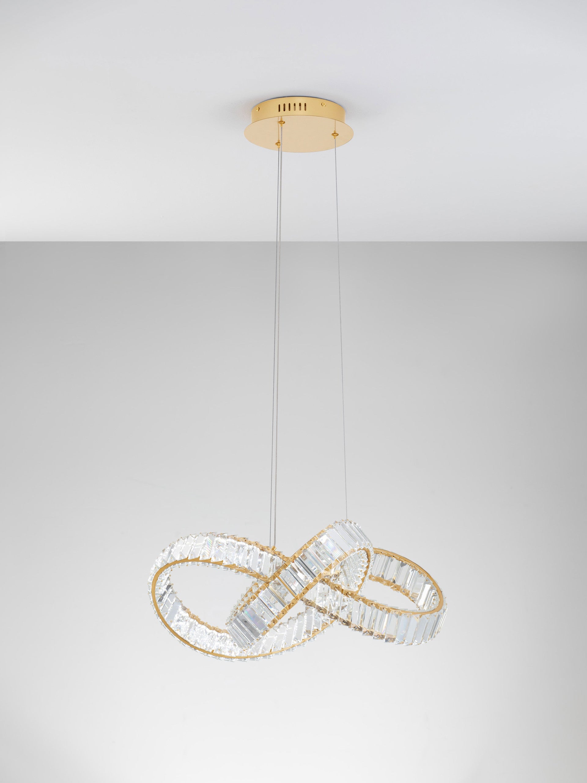 Висящо осветително тяло (пендел) CONCETO 49W Златист метал кристал Регулируема височина