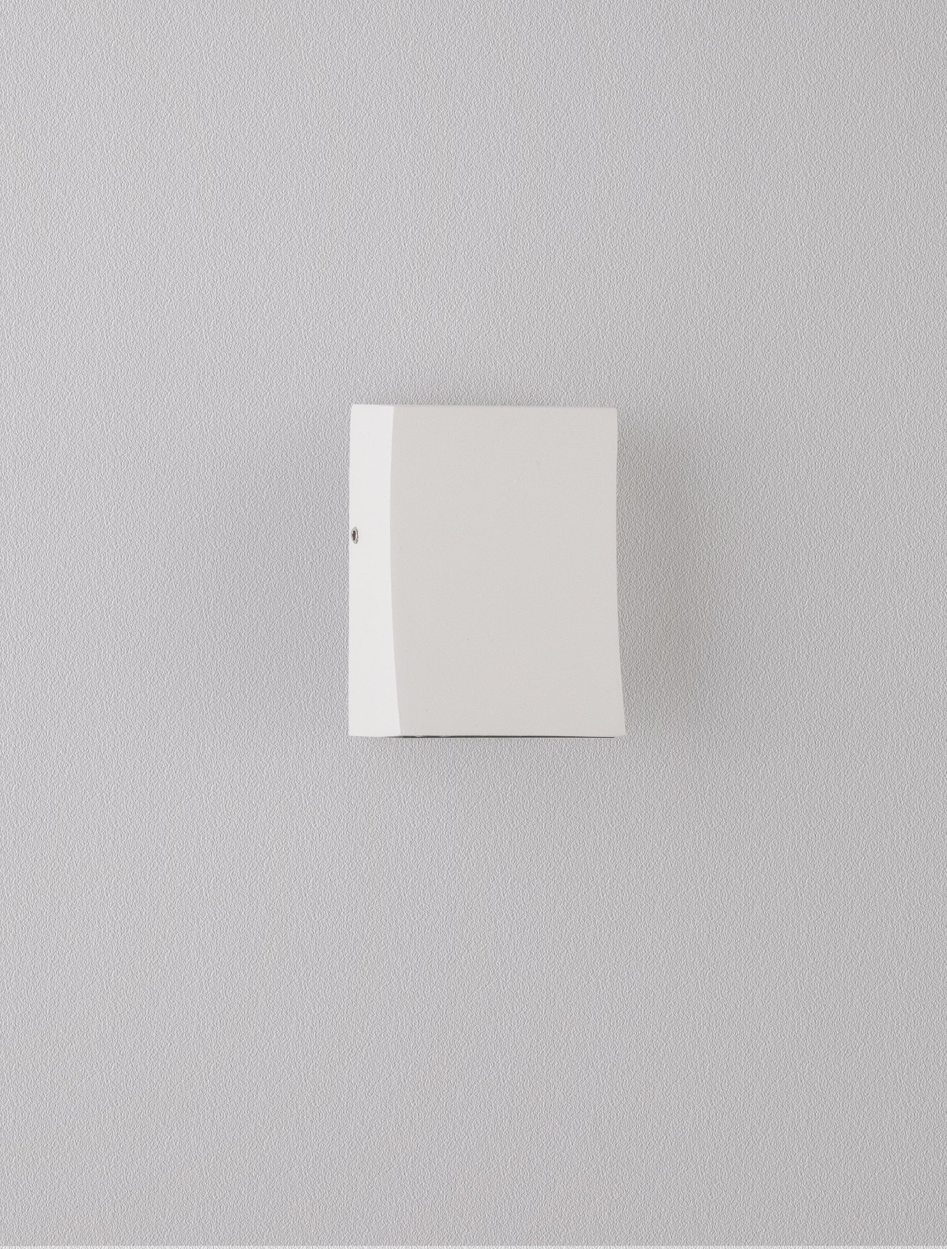 Външна стенна лампа BOXY 3W пясъчно бяла от лят алуминий и прозрачно стъкло