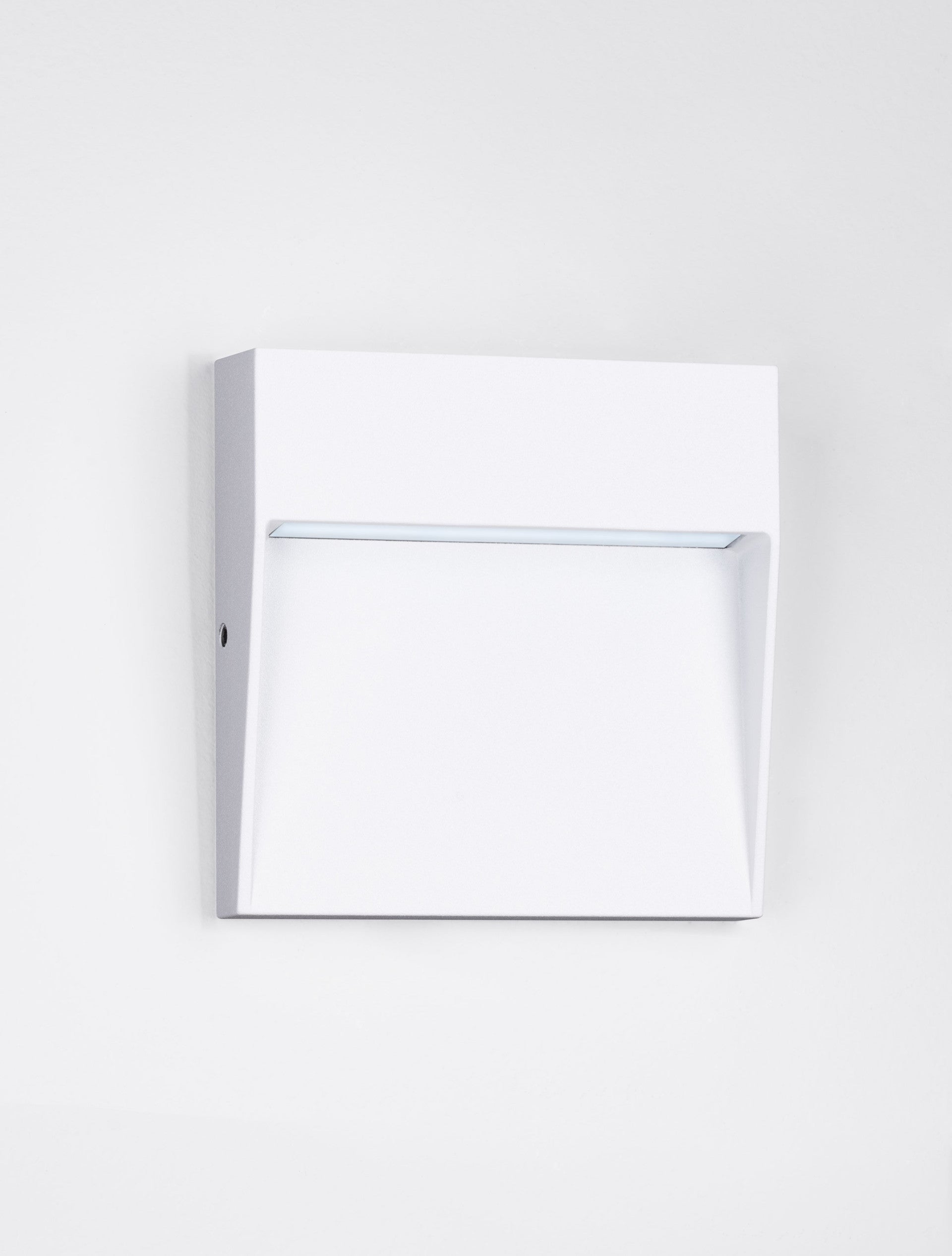Външен аплик TOBY 3W LED Пясъчно бял алуминий и поликарбонат IP54 L10.5 W2.2 H10.5см