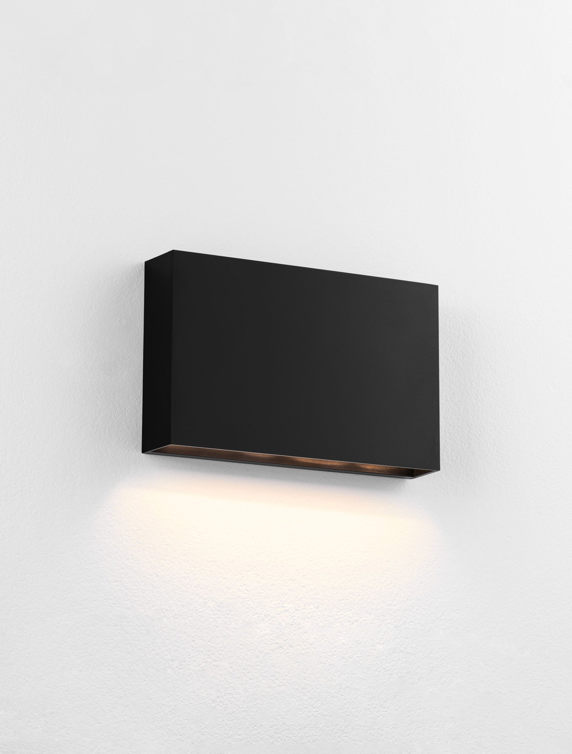 Външен аплик YOKO 7W LED Пясъчно черен акрил и поликарбонат IP65 3000K