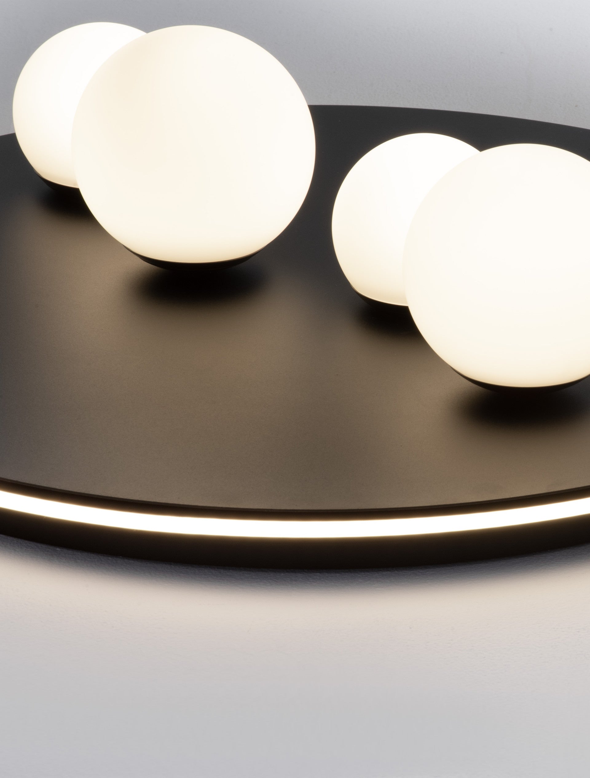 Висящо осветително тяло (пендел) VELNA 63W LED Матово черен алуминий Опалово стъкло ⌀62.2 H17.5см Триак димируем