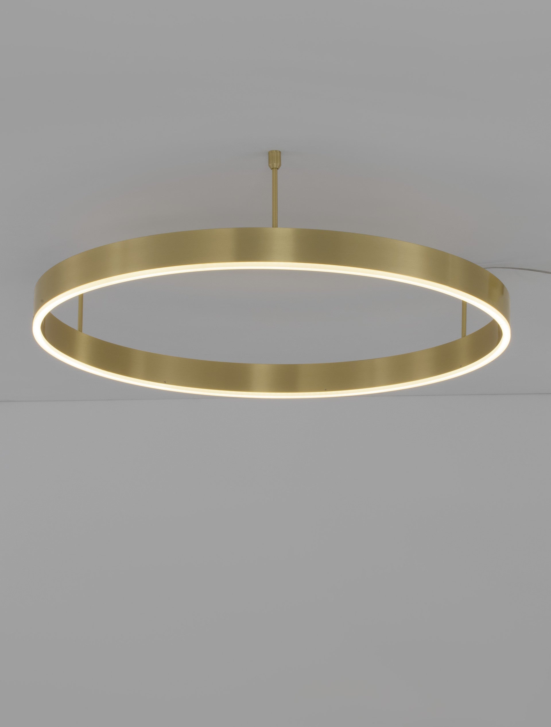 Висящо осветително тяло (пендел) MOTIF 50W LED 3000K Триак димируем Златист месинг алуминий акрил