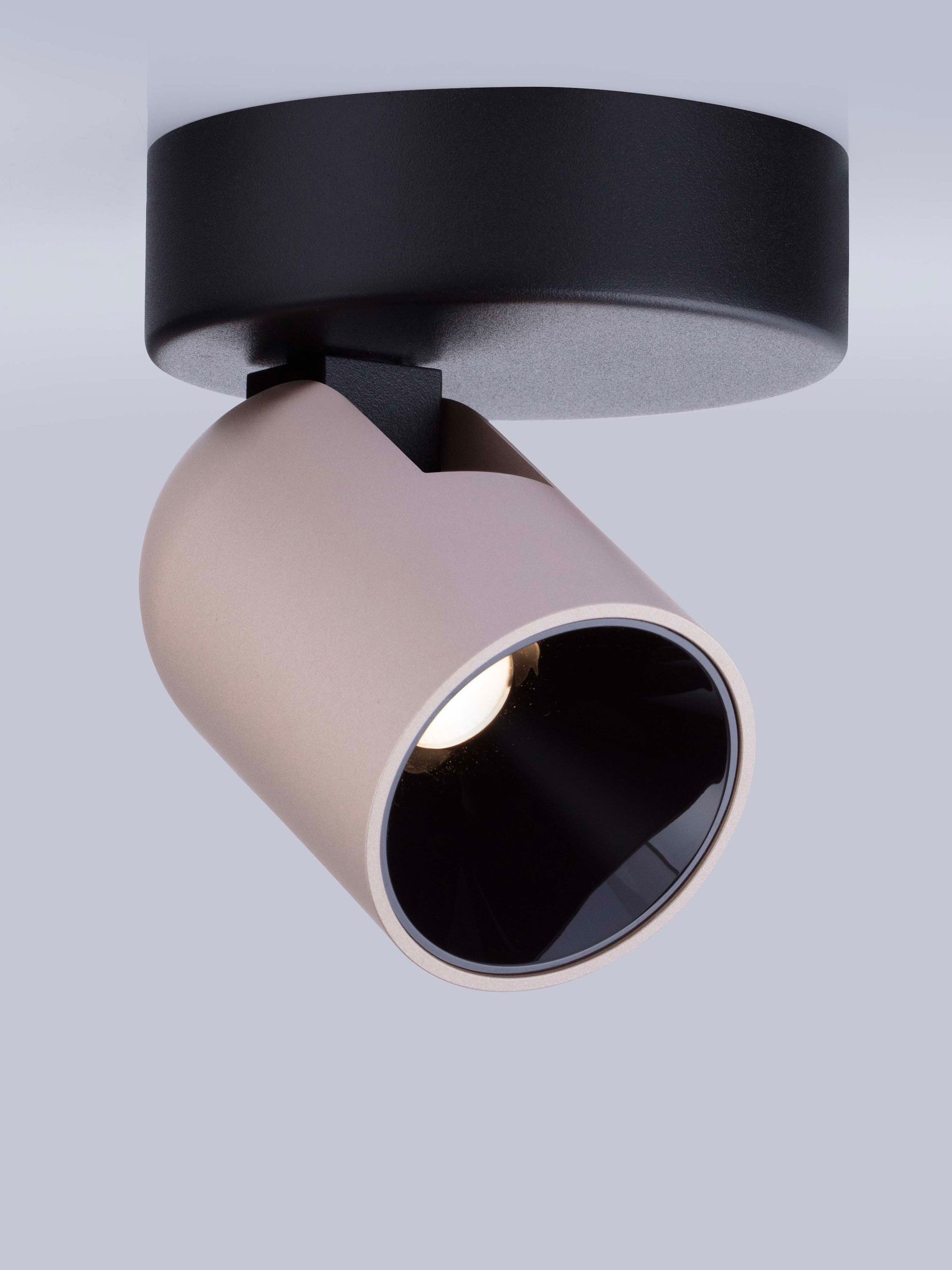 Висящо осветително тяло (пендел) SIRMOS LED 8W 220-240V Шампанско злато алуминий и пясъчно черна основа ⌀10 H12.6см