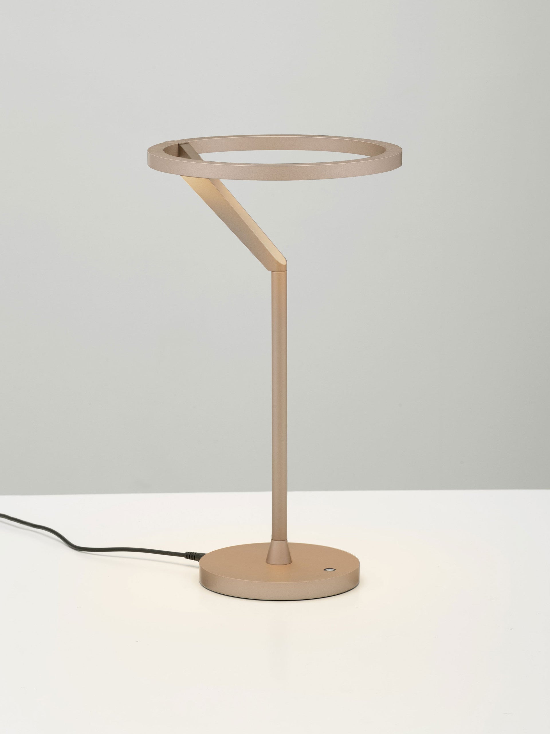 Висящо осветително тяло (пендел) TILIA LED 16W 220-240V Шампанско злато алуминий ⌀22 H38см сензор