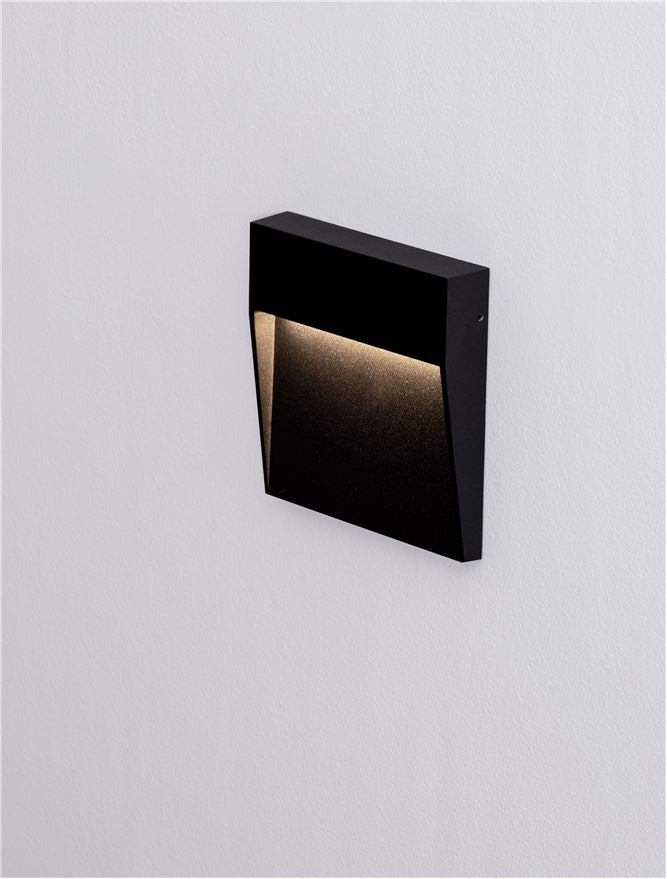 Външен аплик FEM 5W LED Пясъчно черен алуминий и поликарбонат IP54 L16 W2.7 H16см