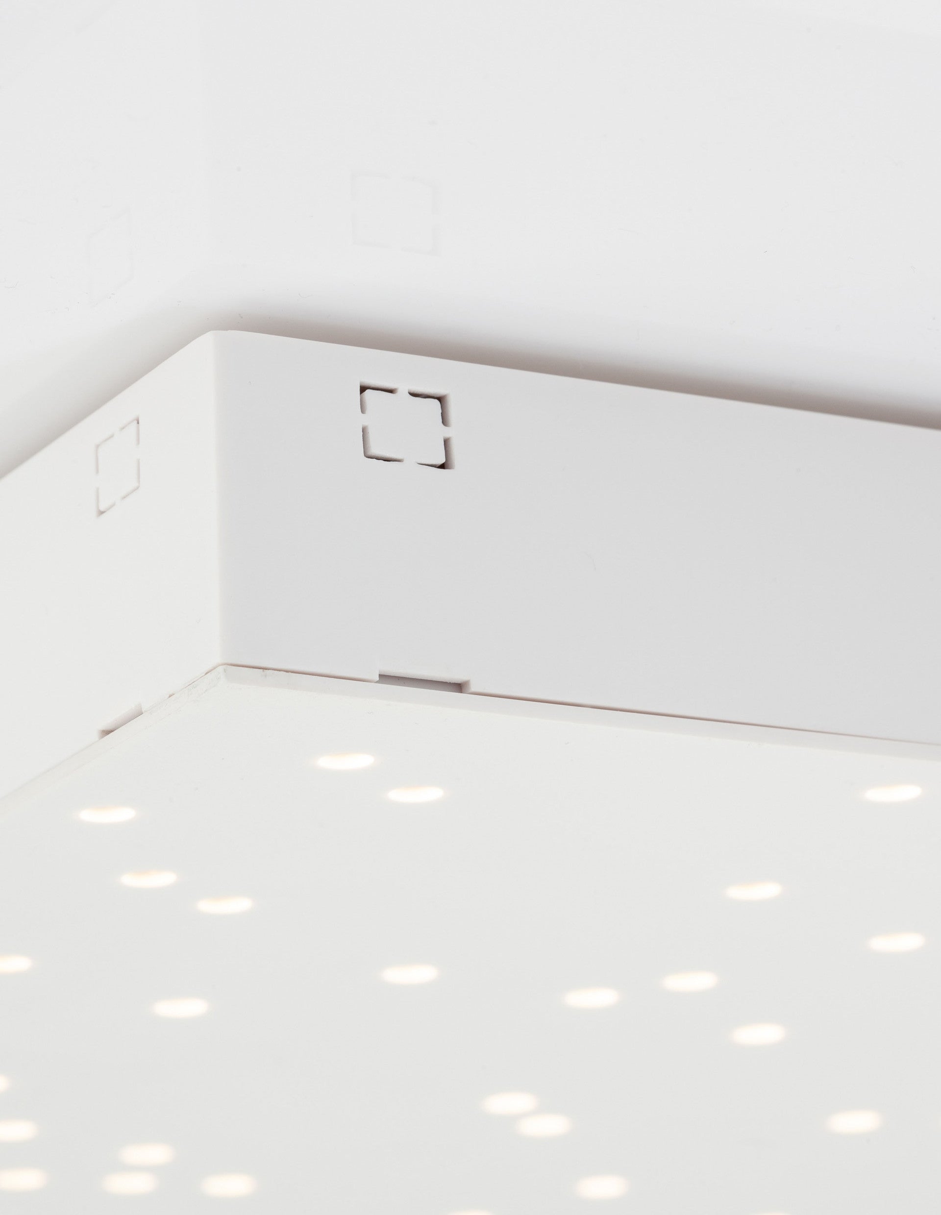Висяща лампа CIELO 8W Triac димируема, бяла ABS, Д30 Ш30 В4см