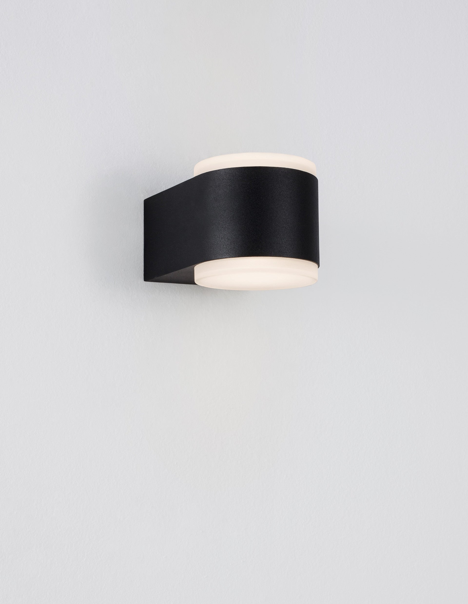 Външен аплик NUS 2x4W LED Пясъчно черен леят алуминий и акрил IP54 3000K