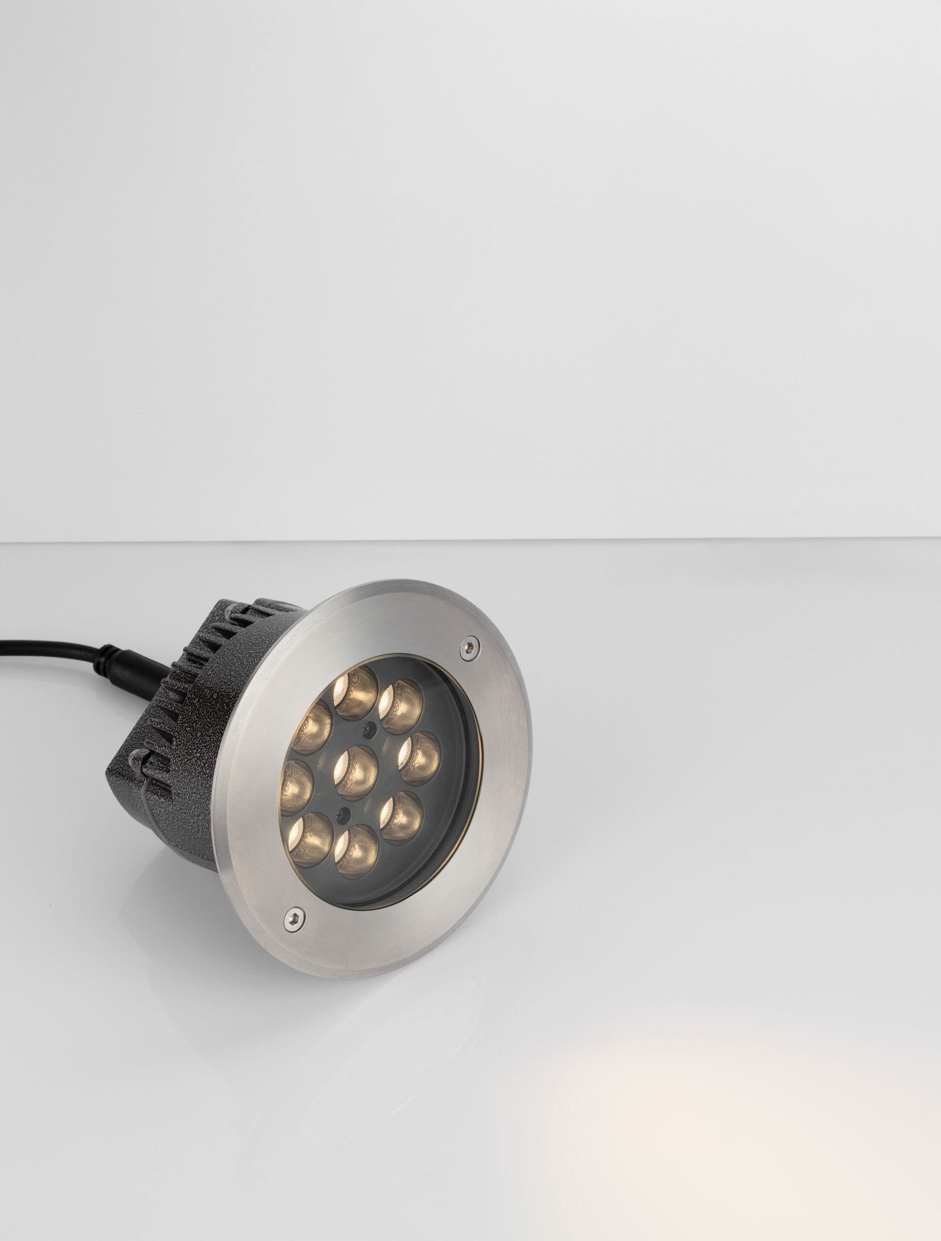 LED спот ТЕСЕН 18W 110-240V IP67 Сребърен ⌀16 H13.5cm 3000K