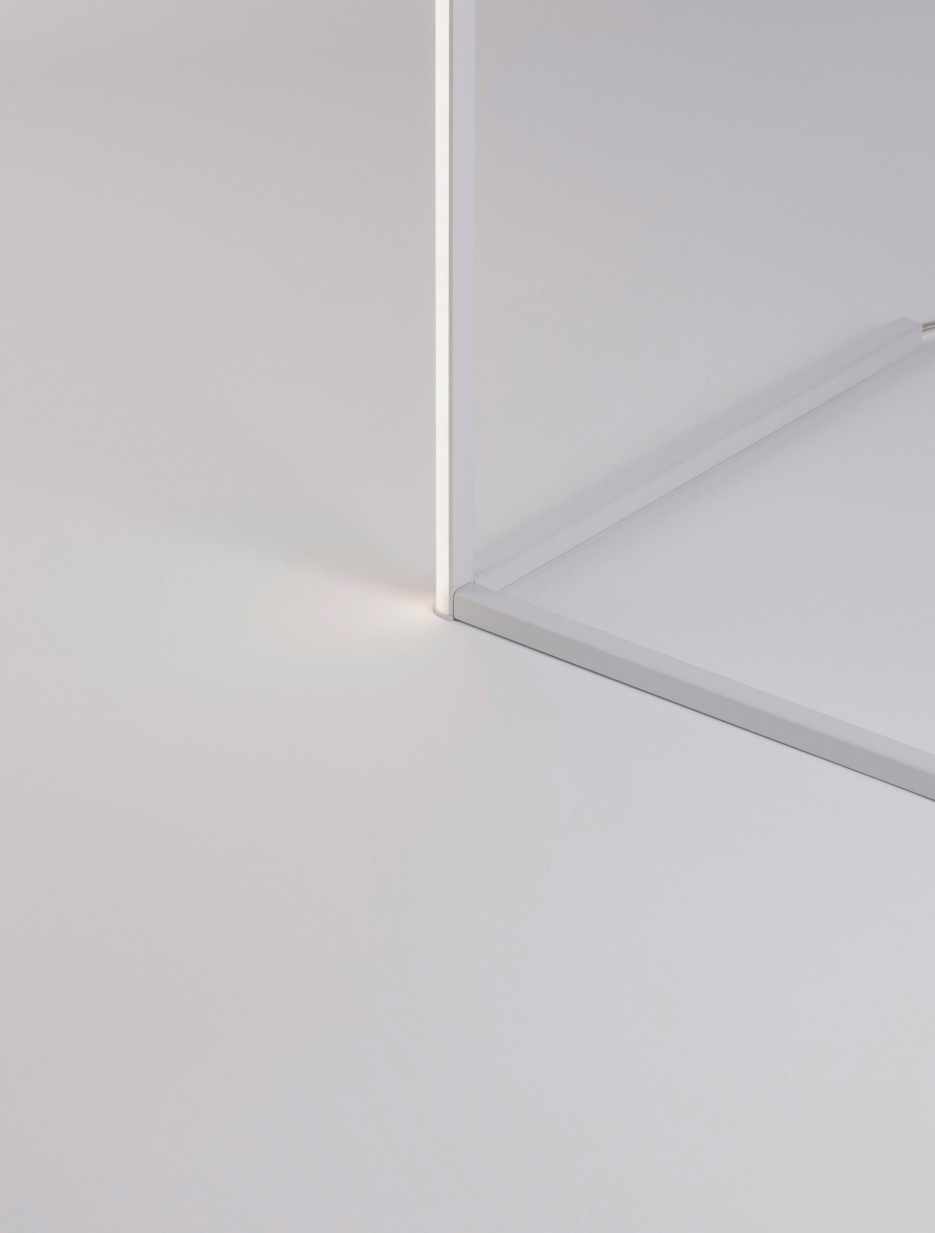 Висящо осветително тяло (пендел) V-LINE LED 18W Пясъчно бял алуминий и акрил L59 H141см