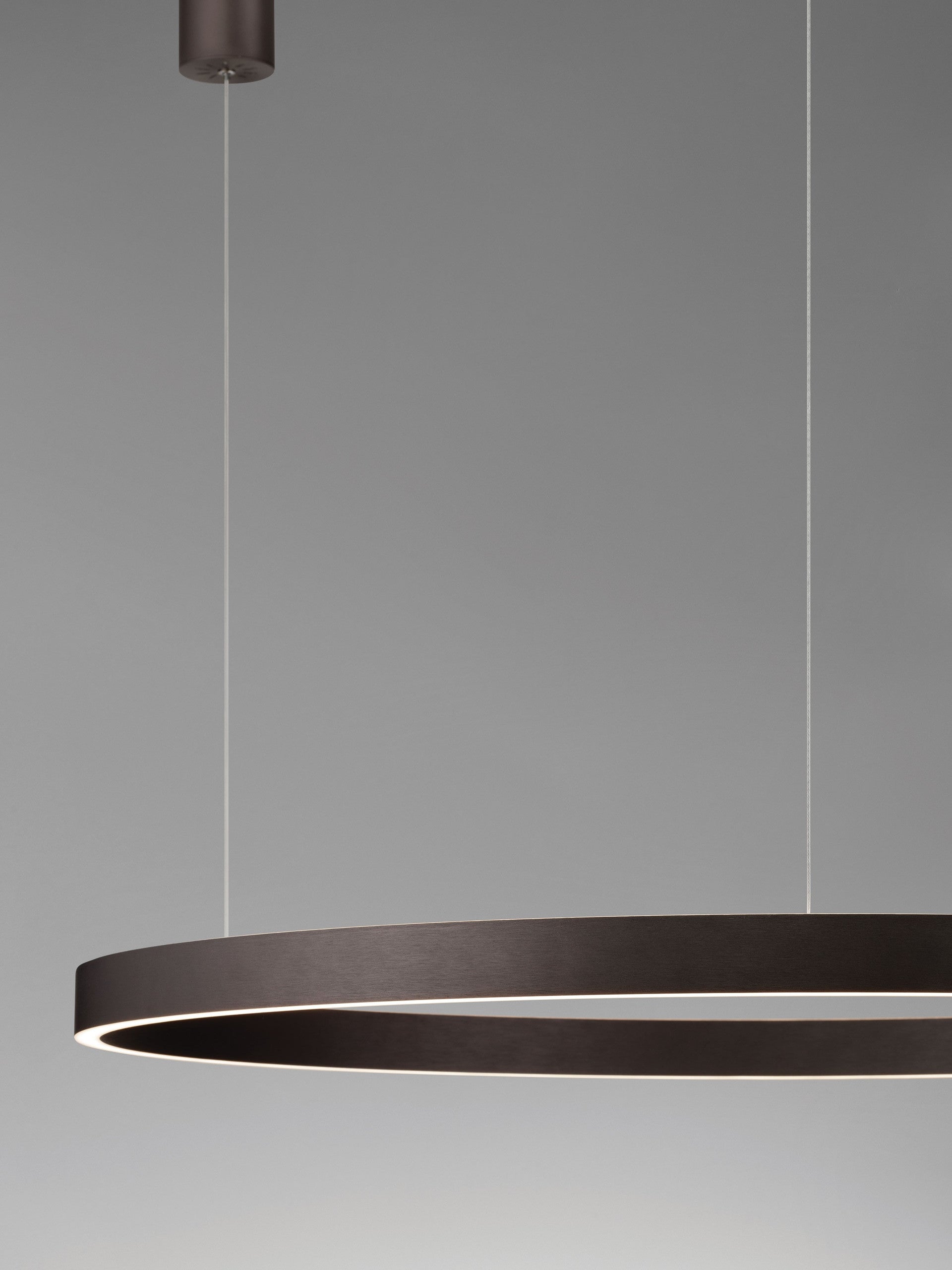Висящо осветително тяло (пендел) ELOWEN 106W LED Кафяв алуминий и силикон ⌀98 H200см