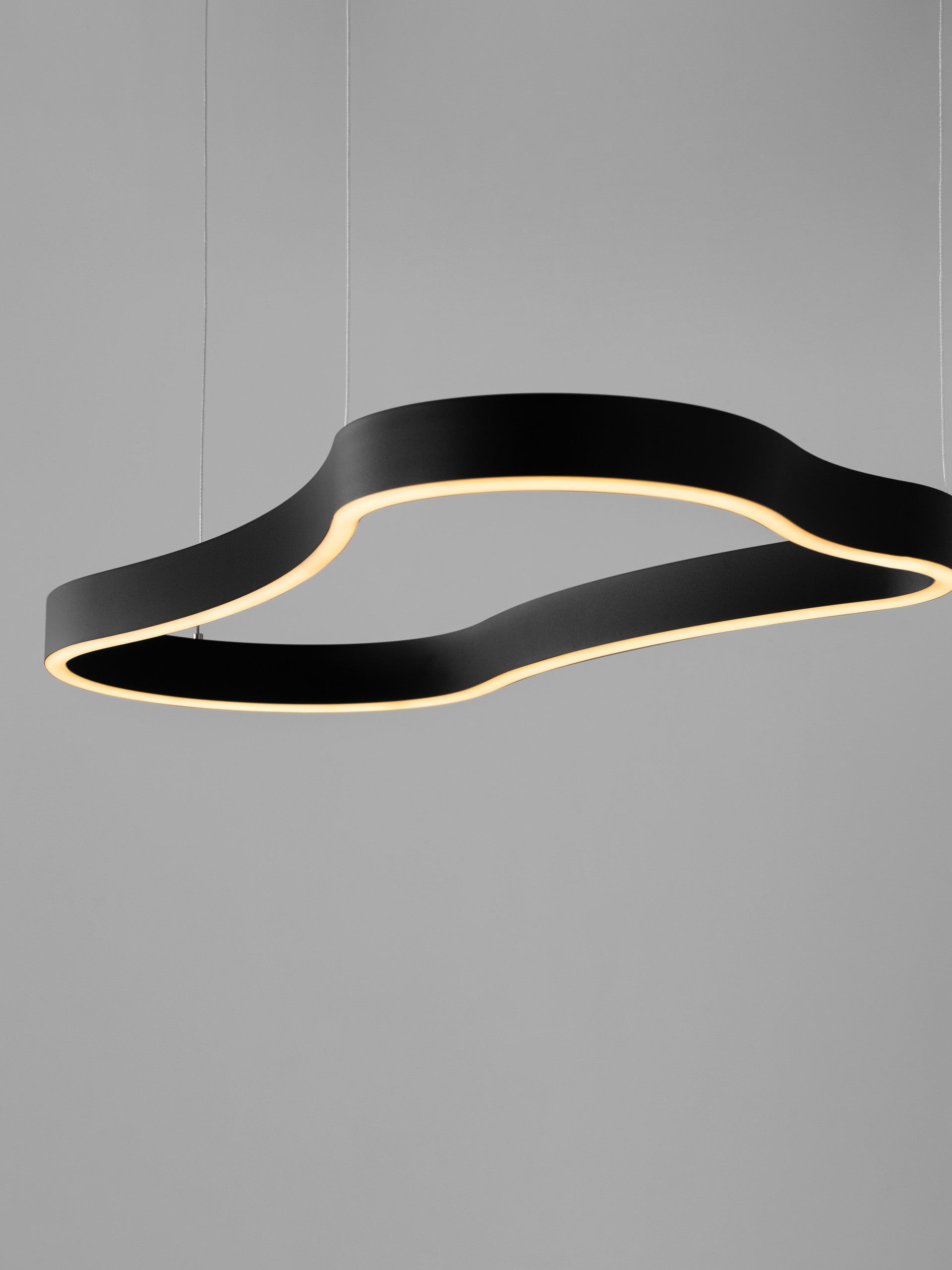 Пендел DUSSA 52W Sandy Black Алуминий Силикон Д90 Ш45 В150см