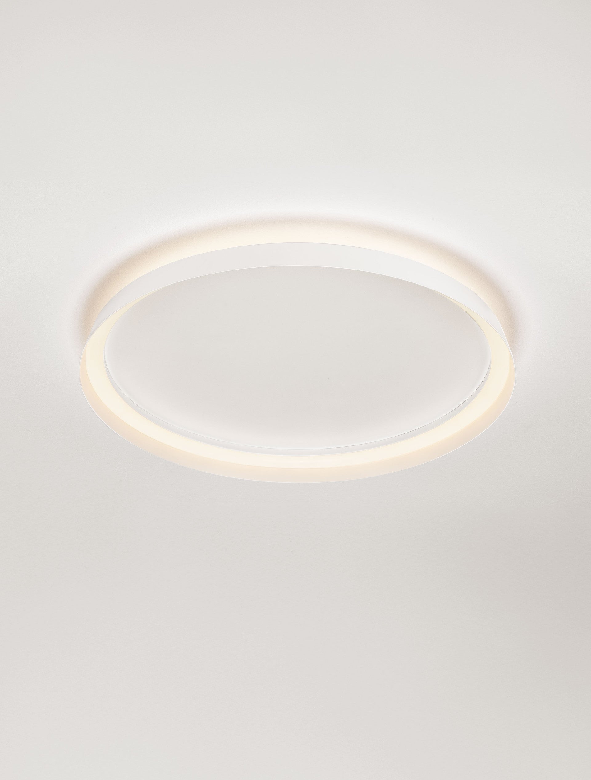 Висяща лампа ORMI 48W LED, пясъчно бял алуминий и акрил ⌀60 H7см