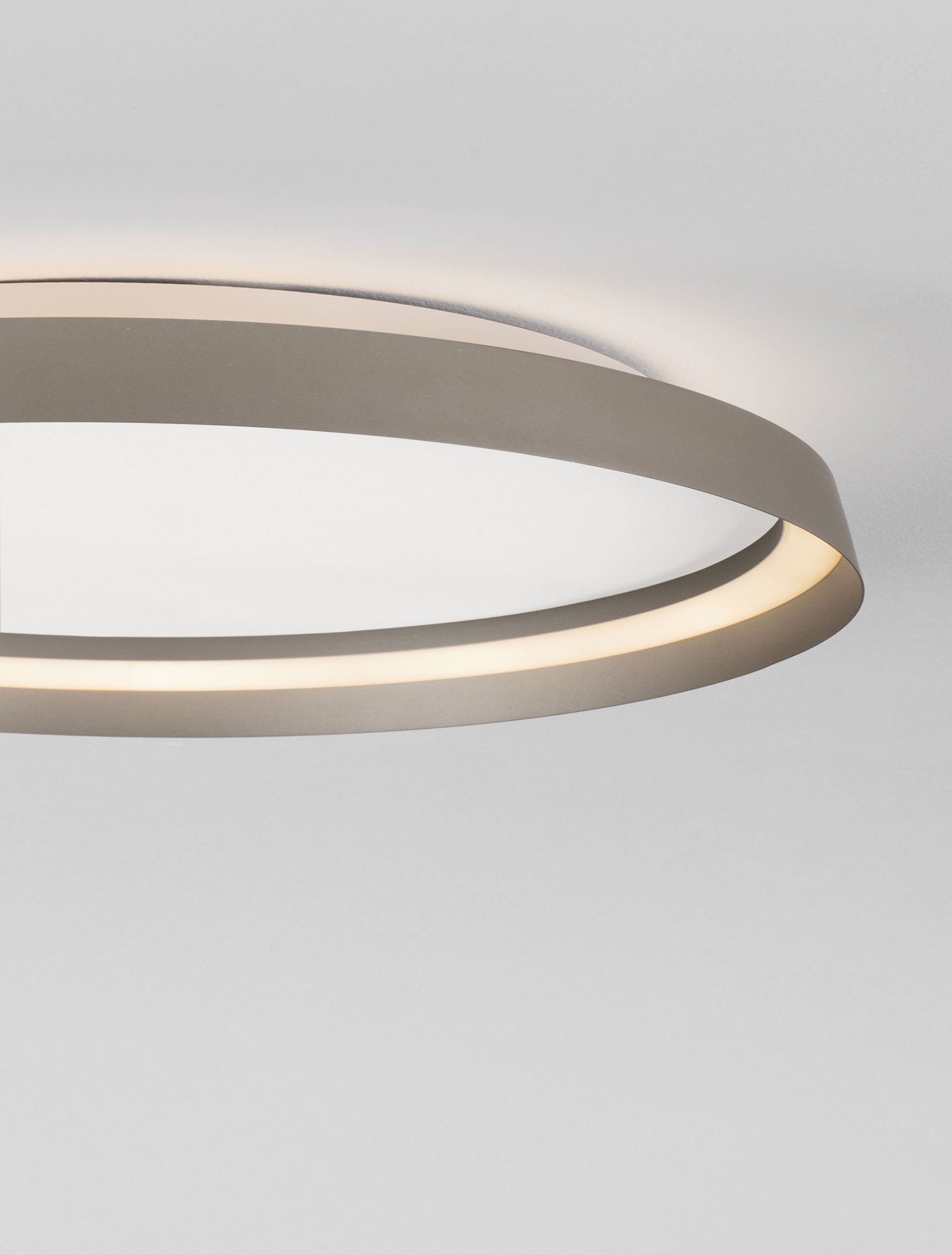 Висяща лампа ORMI 48W LED шампанско кафяво алуминий и акрил ⌀60 H7см