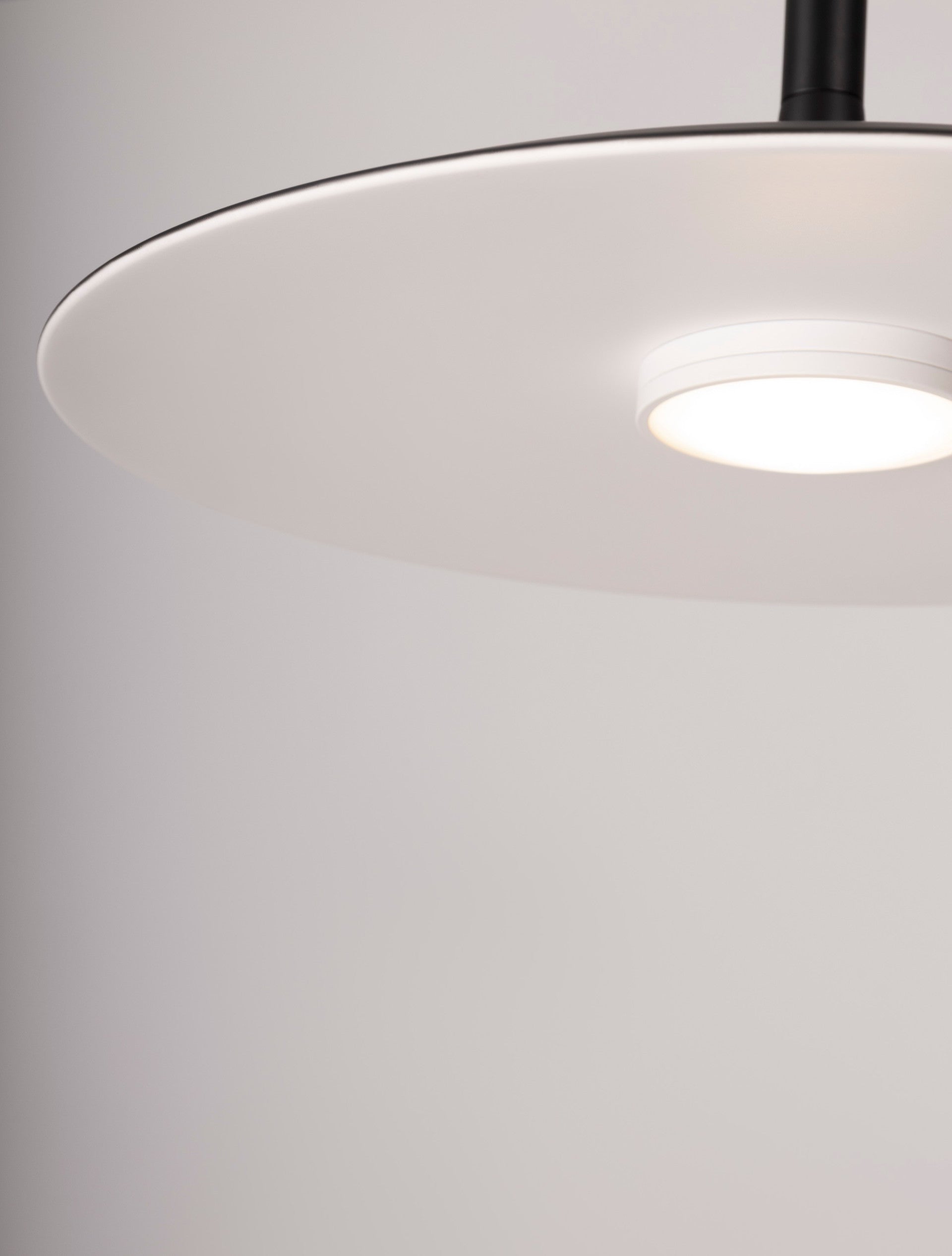 Висящо осветително тяло (пендел) LISI LED 16W 3000K Матово черен стомана и смола ⌀45 H180см