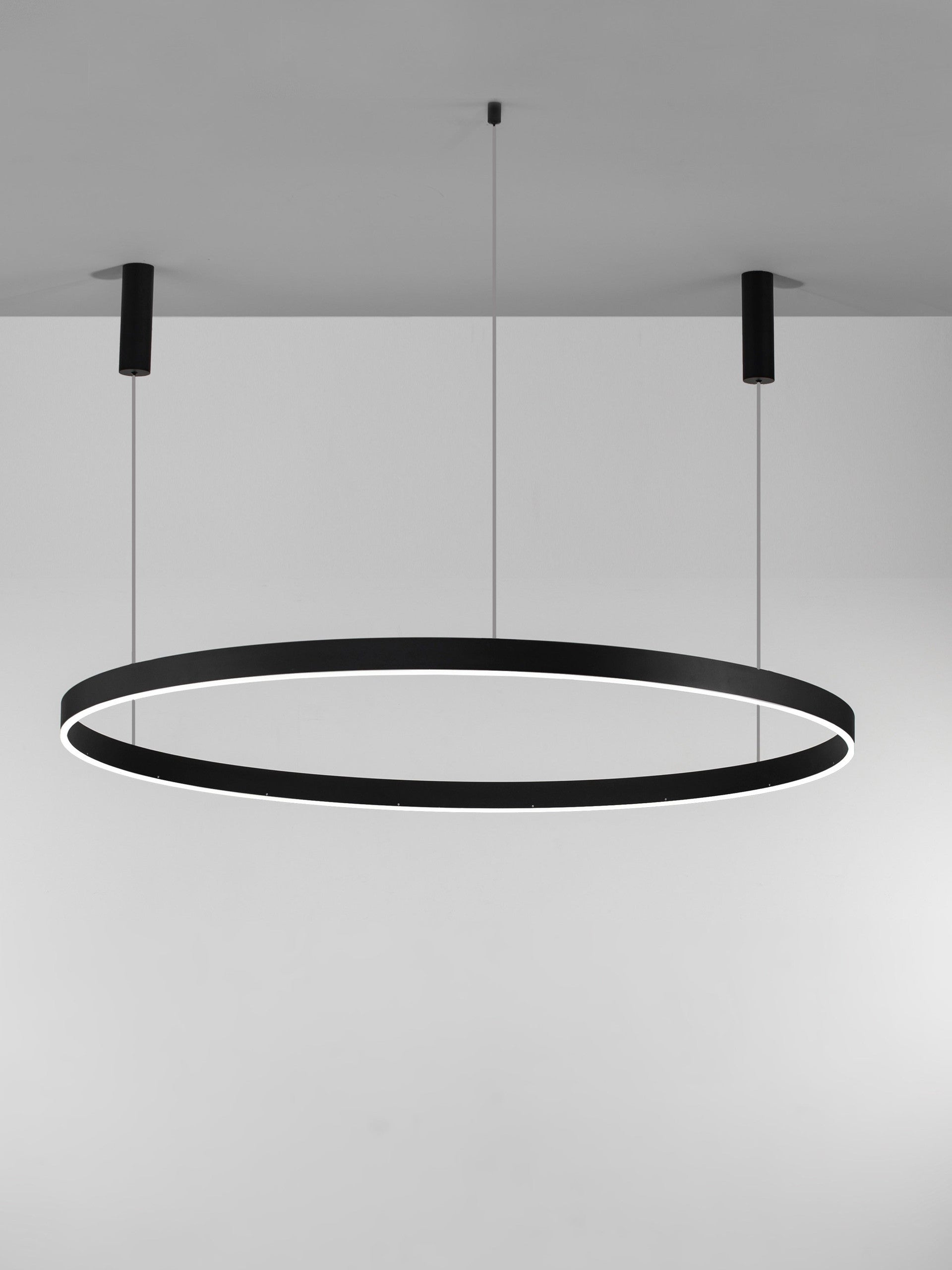Висяща лампа MOTIF LED 80W 230V Triac димируема пясъчно черна Алуминий и акрил Регулируема височина ⌀150 H250см