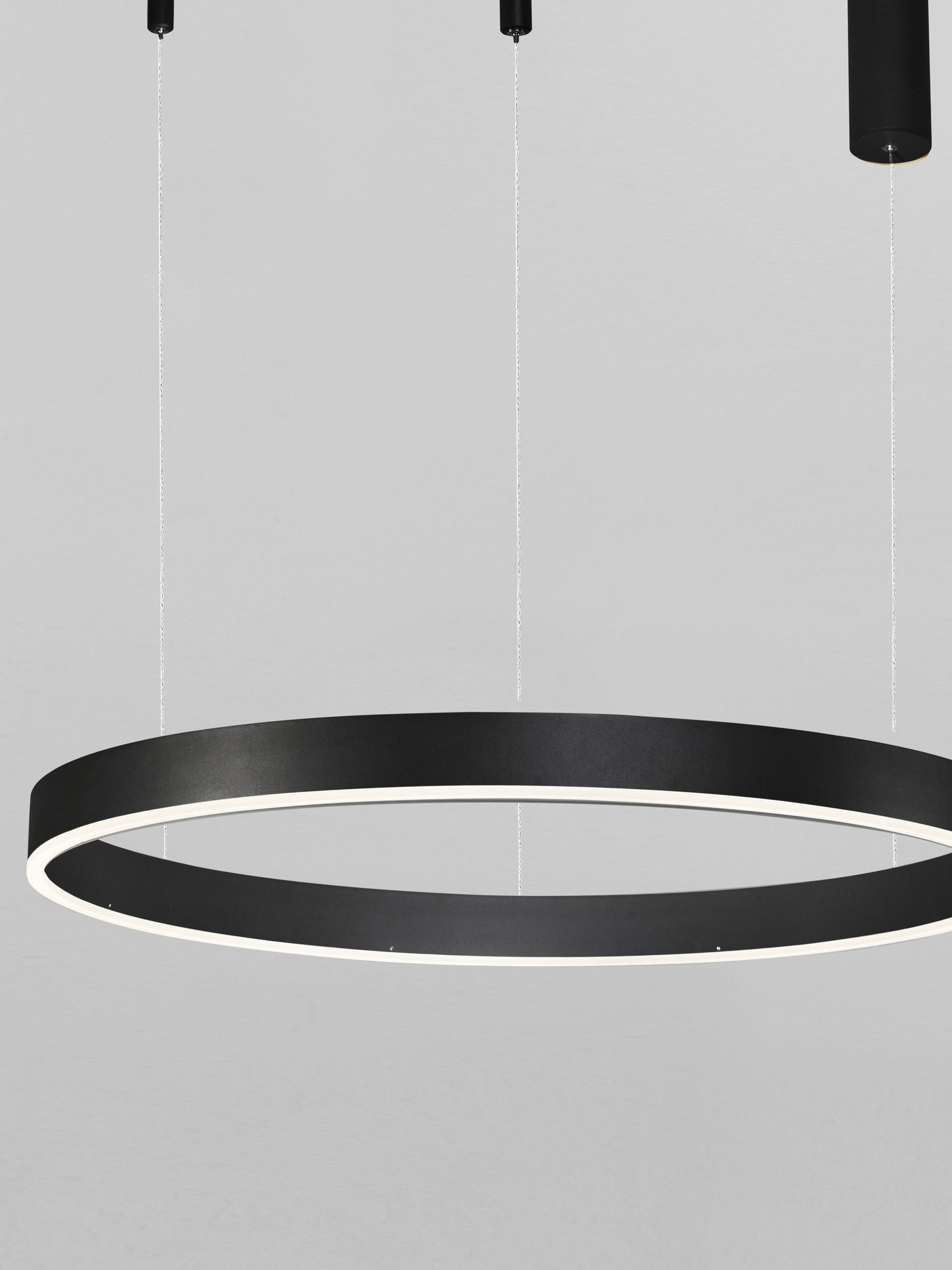 Висяща лампа MOTIF LED 60W 230V Променлива CCT Пясъчно черен алуминий и акрил Регулируема височина ⌀100 H200см