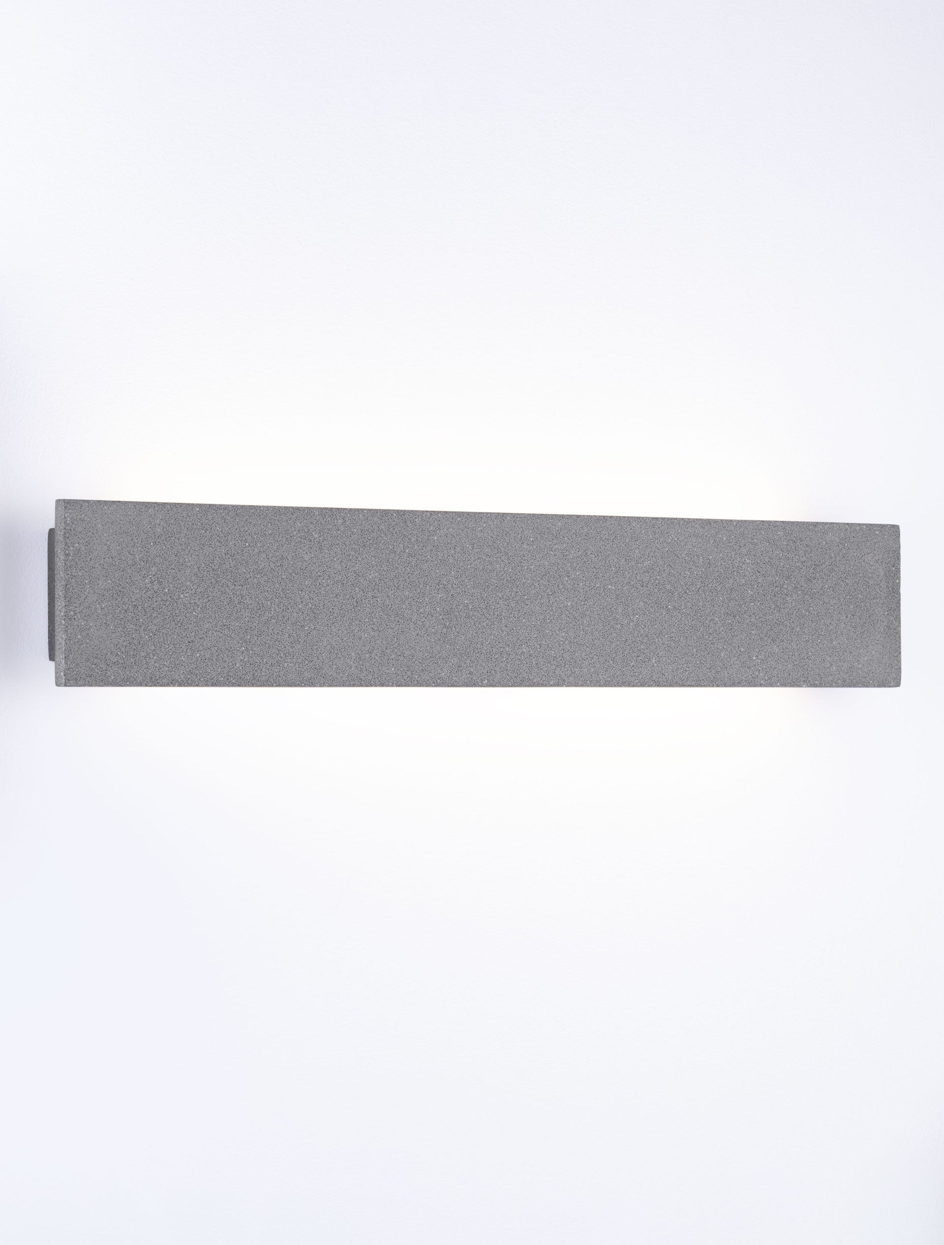Външен аплик LUNA 19W 3000K Черен пясъчен бетон IP65 L60 W4.5 H10см