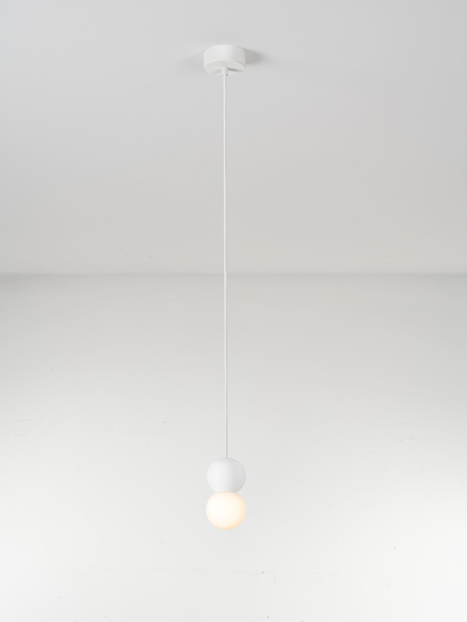 Висящо осветително тяло (пендел) ZERO LED G9 10W Пясъчно бял гипс бял опалов стъклен