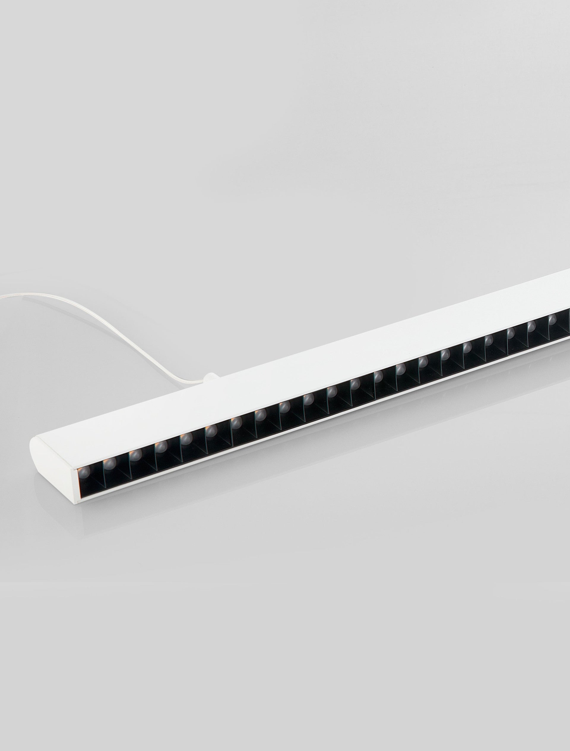 Техническо осветление ПЛЪТЪК LED Модул 24W CRI90 3000K Матов бял алуминий L106 H120cm