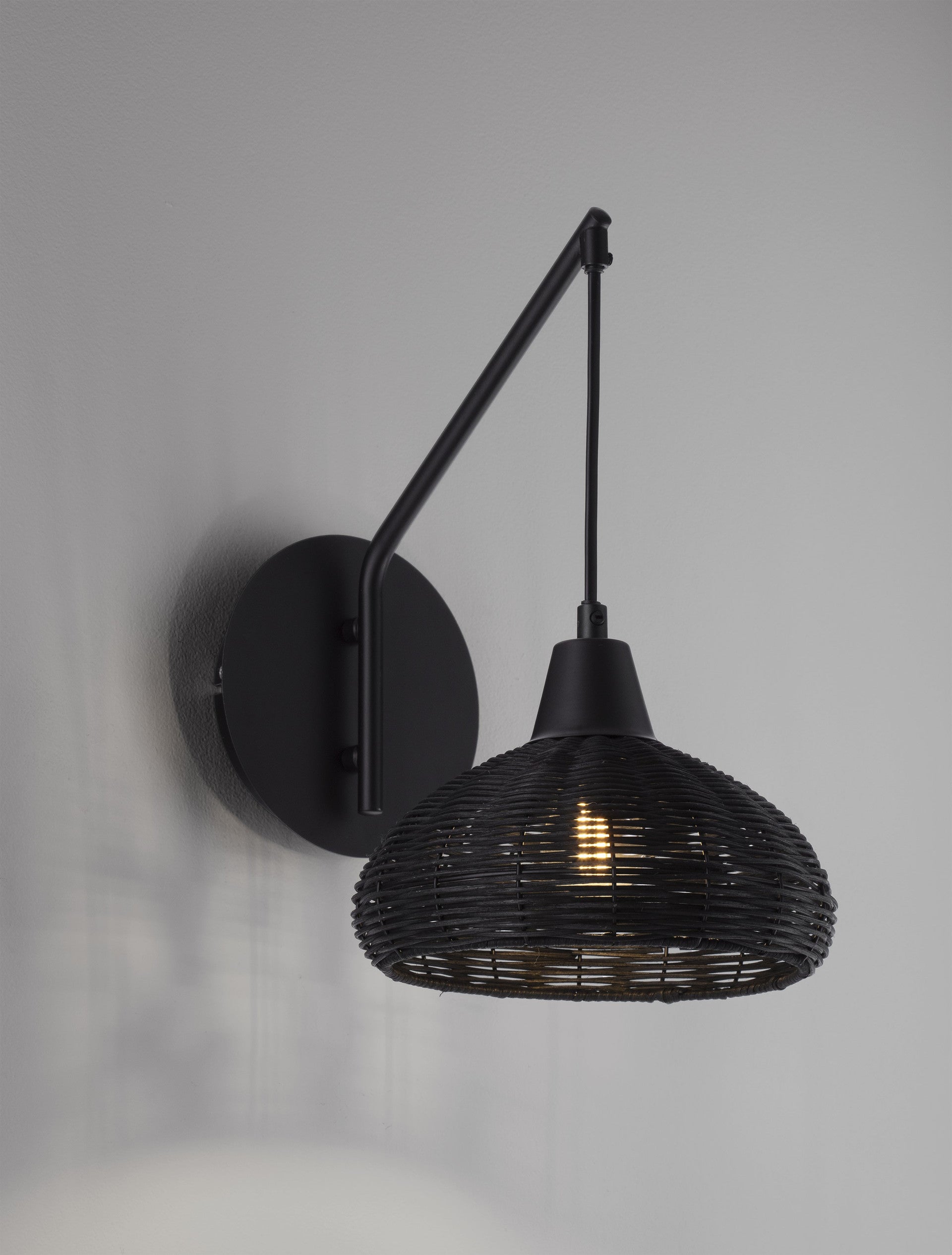 Висящо осветително тяло (пендел) FADO LED E27 12W Черен ратан и основа H14см