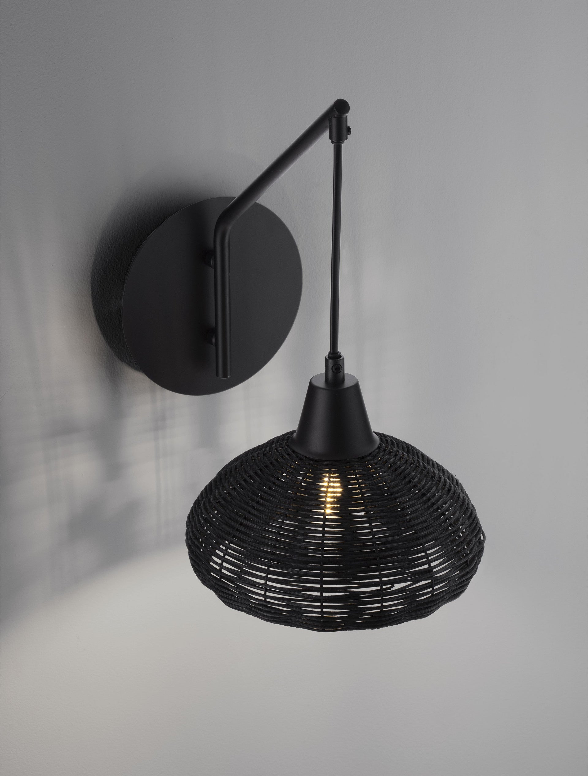 Висящо осветително тяло (пендел) FADO LED E27 12W Черен ратан и основа H14см