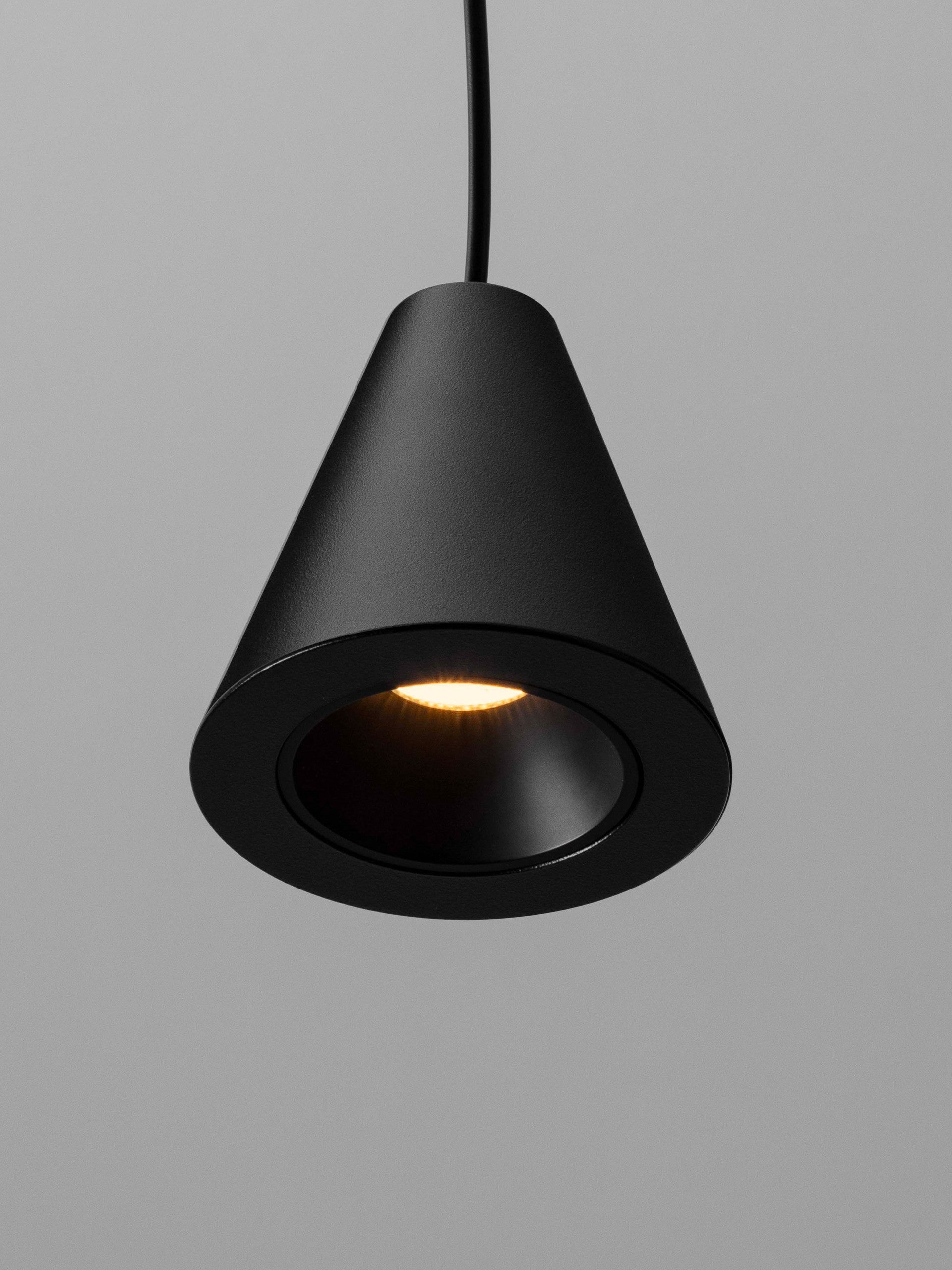 Висящо осветително тяло (пендел) IRMOS LED 5W 220-240V Пясъчно черен алуминий ⌀6 H191см