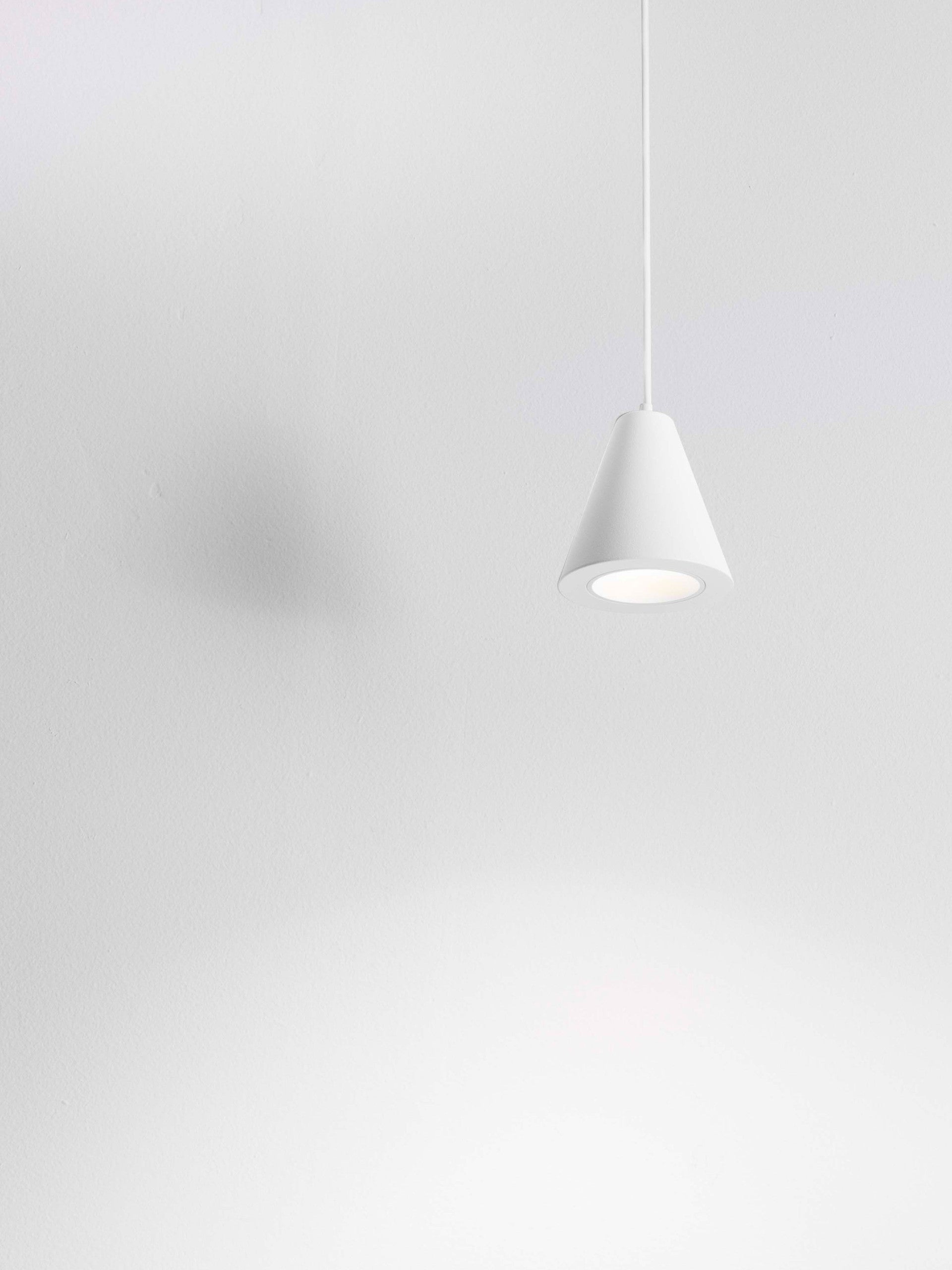 Висящо осветително тяло (пендел) IRMOS LED 5W 220-240V Пясъчно бял алуминий ⌀6 H191см