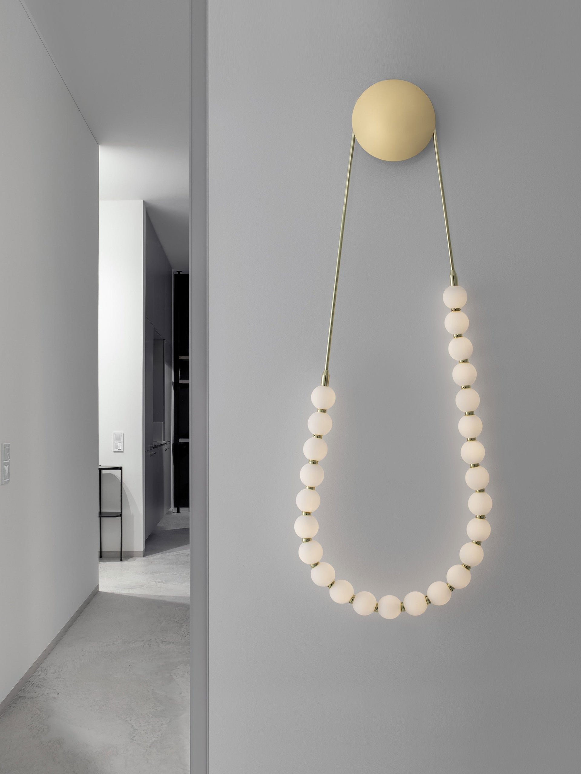 Висящо осветително тяло (пендел) PERLA 56W LED Златен метал и опалово стъкло L50 W5.3 H132см