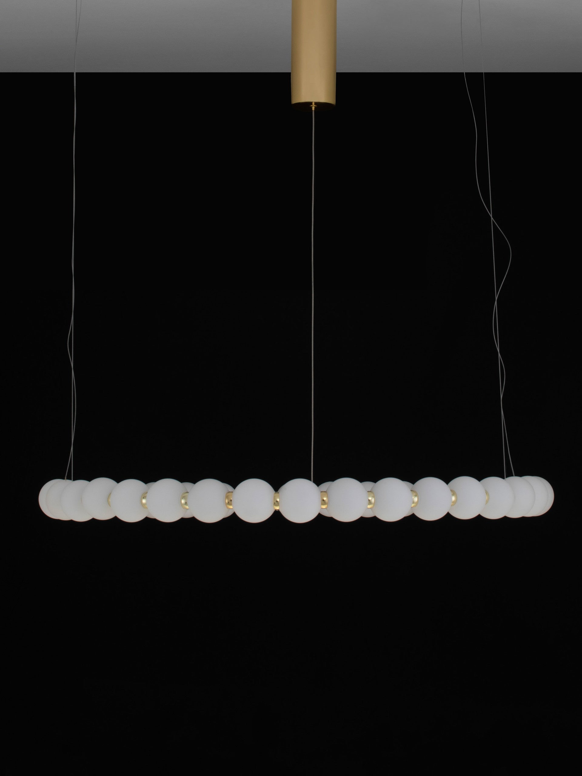 Висящо осветително тяло (пендел) PERLA 72W LED Златен метал и опалово стъкло D80 H200см Регулируема височина