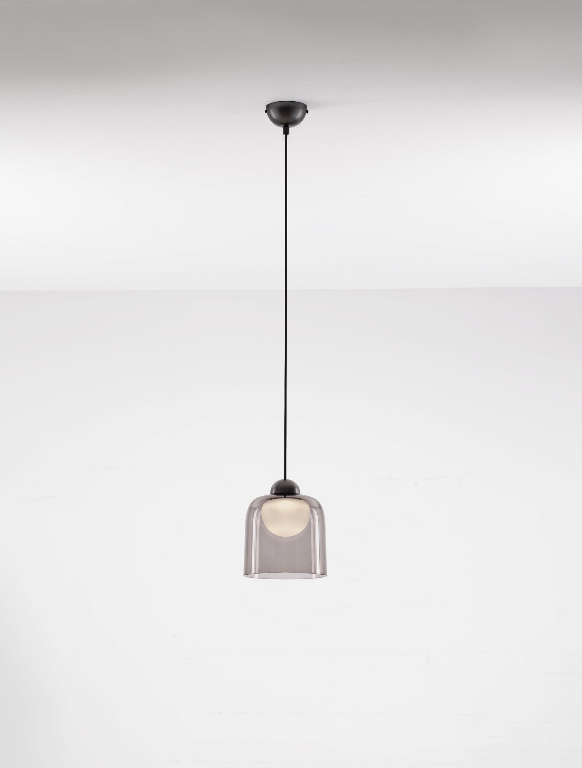 Висящо осветително тяло (пендел) DIONE LED 5W 220-240V ⌀14 H200см Пясъчно черен карбон стомана и опушен акрил