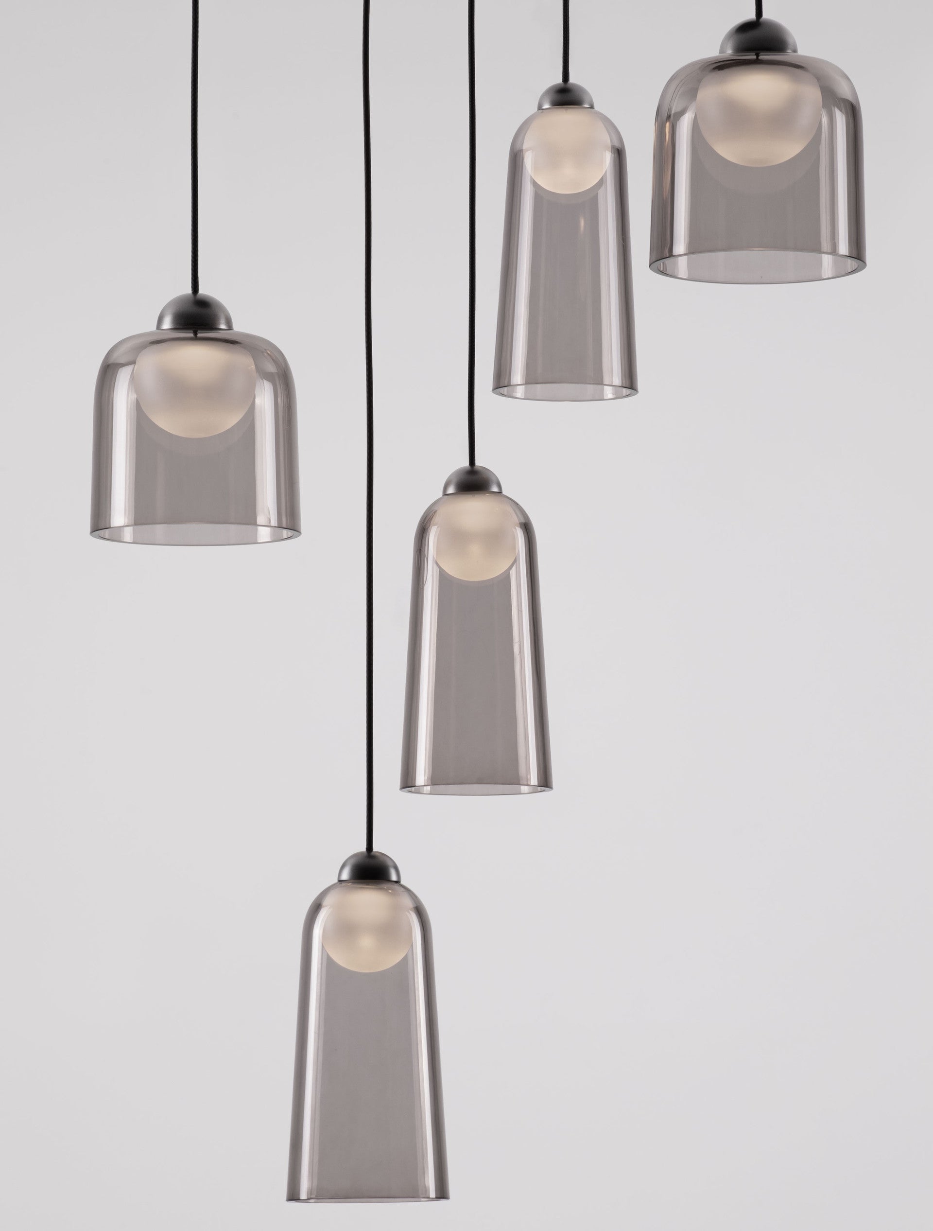 Висящо осветително тяло (пендел) DIONE LED 24W 220-240V ⌀45 H200см Пясъчно черен карбон стомана и опушен акрил