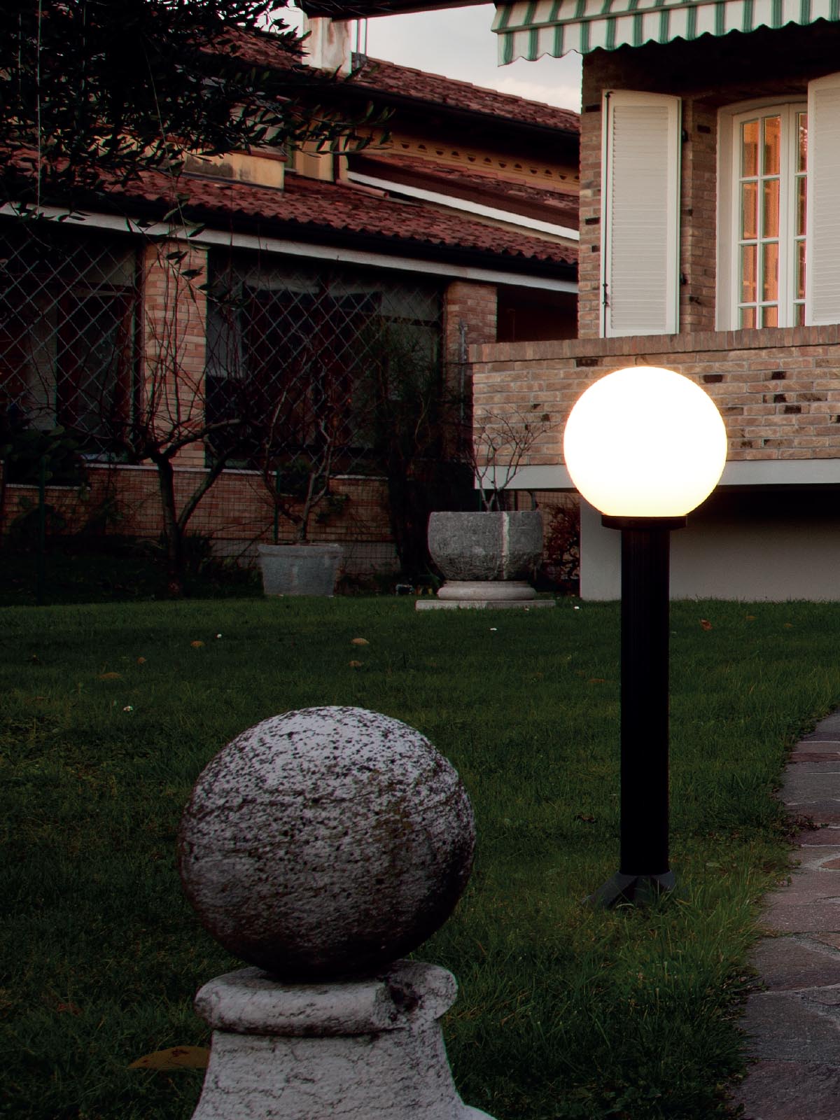ST H75 SFERA 2 1X42W E27 OPAL
