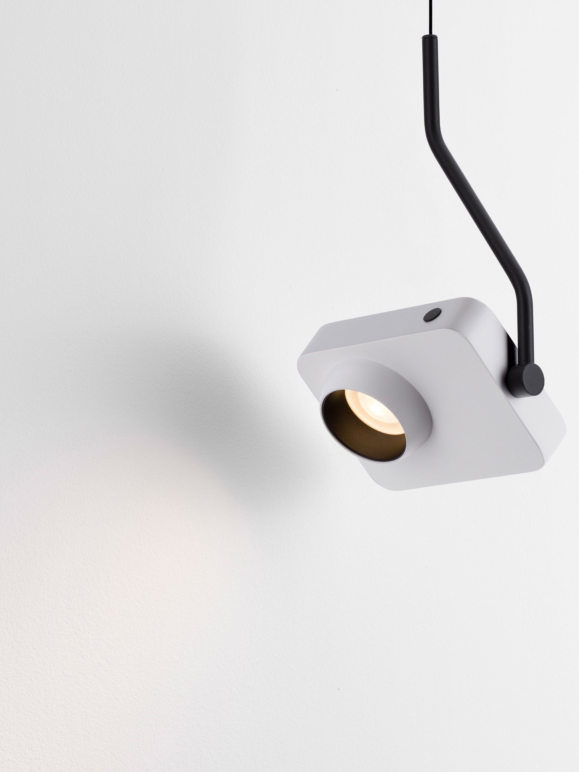 Висящо осветително тяло (пендел) KEDROS LED 9W Триак димируем Матово бял L14 W11 H270см