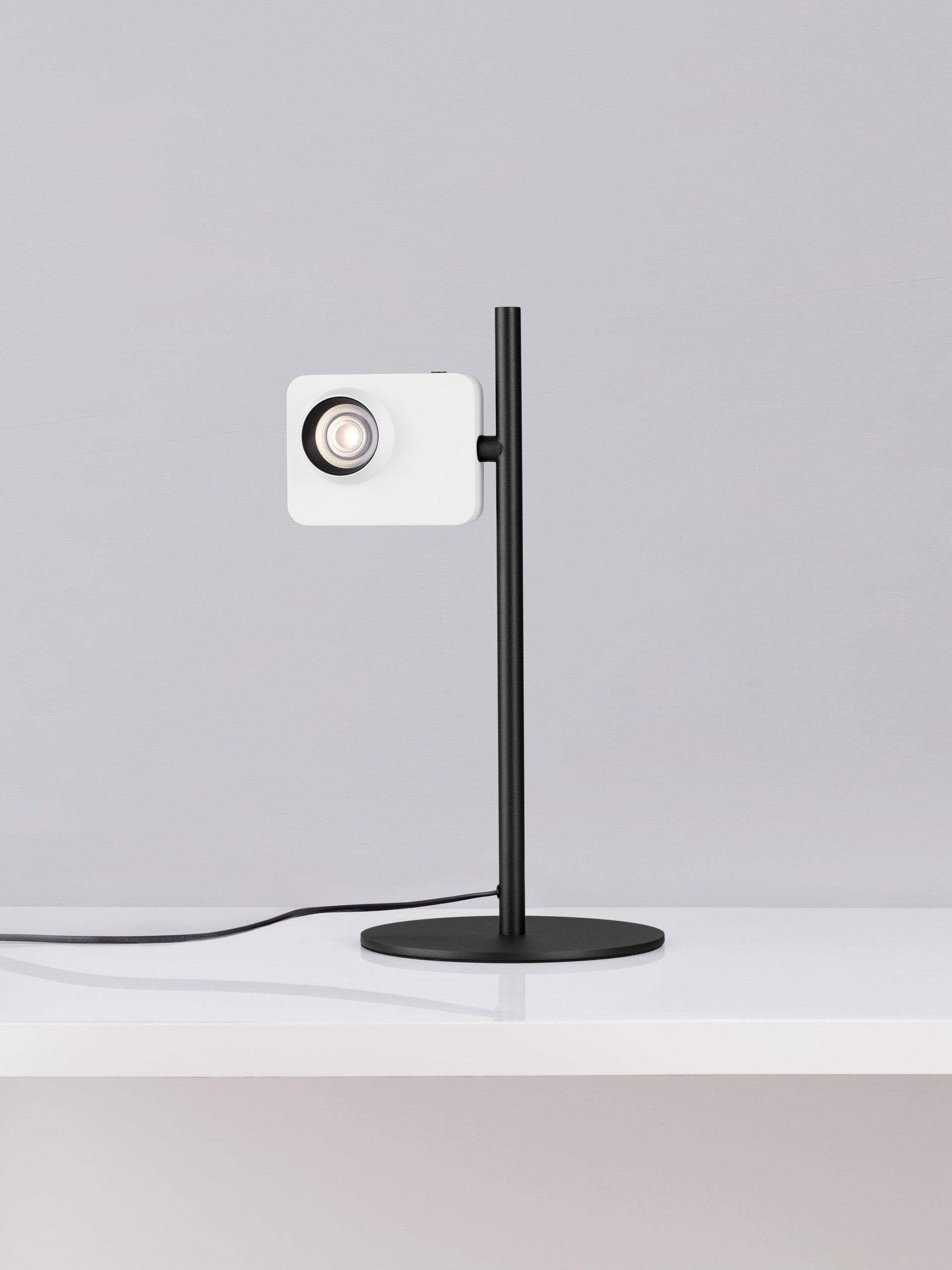 Висящо осветително тяло (пендел) KEDROS LED 9W Триак димируем Матово бял L27 W22 H46см