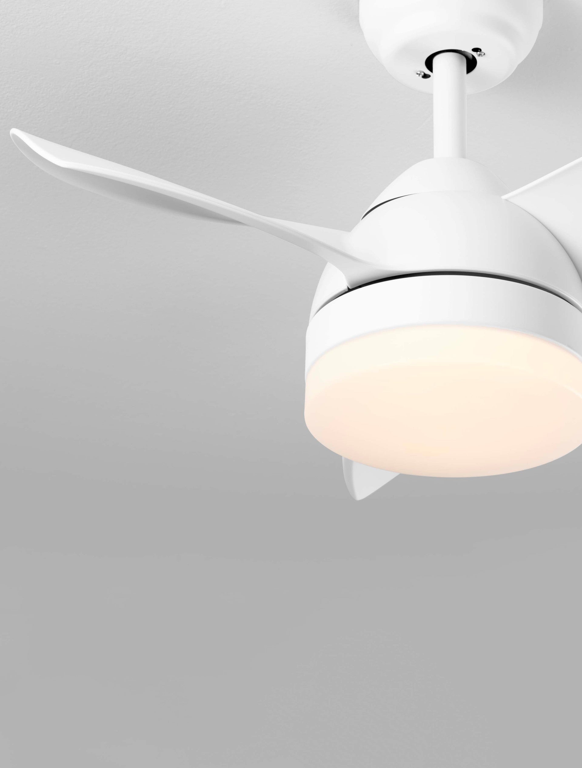 Висящо осветително тяло (пендел) NERINA 18W LED Матово бял метал и ABS, бели перки