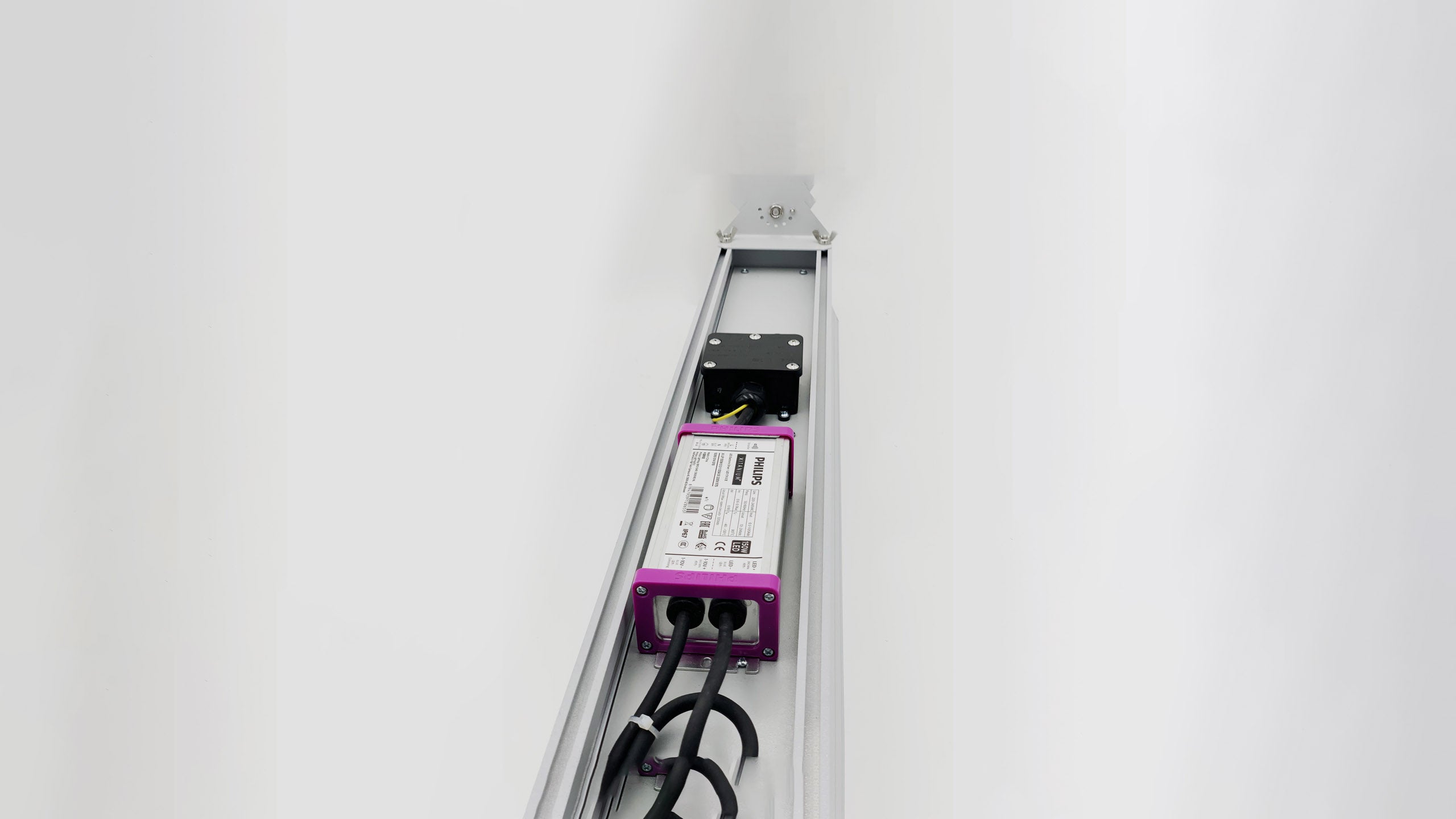 Индустриално LED тяло High Space Pro | IP67 | Сив
