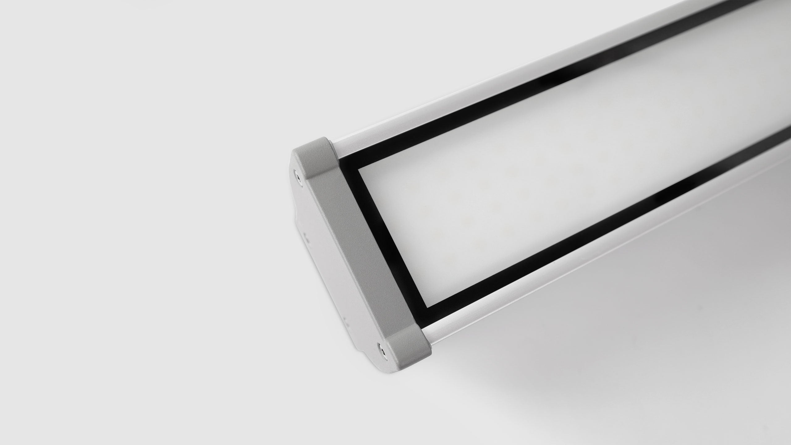 Индустриално линейно LED тяло Titan | IP65 | 4000K | IK08 удароустойчивост