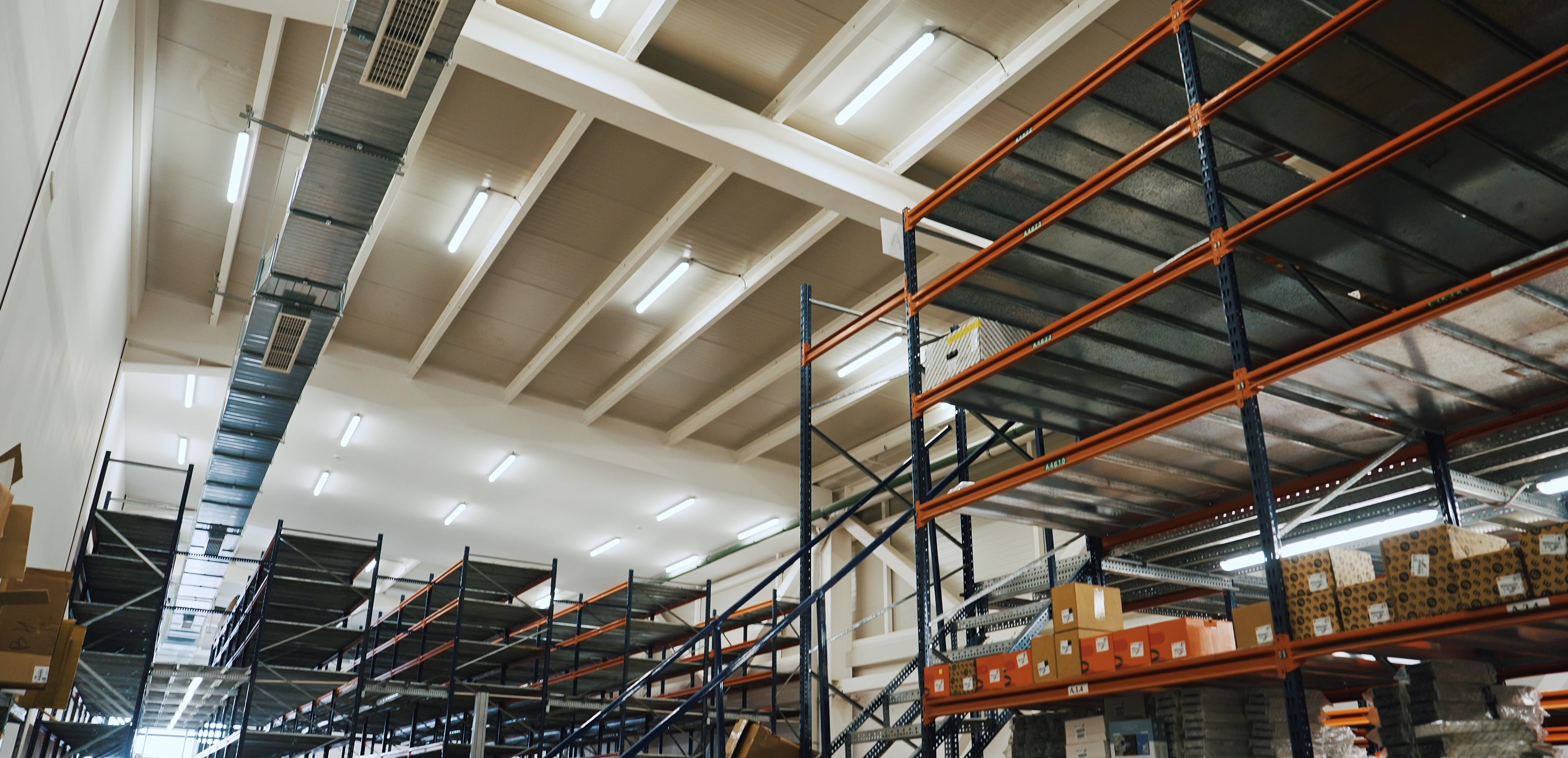 Индустриално осветително LED тяло Hermetic Pro | 4000K | IP65 | Бял
