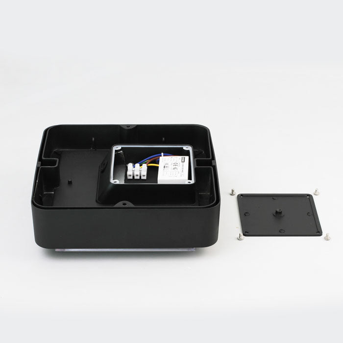 Квадратна фасадна LED плафониера Form SQ | 18W | IP65