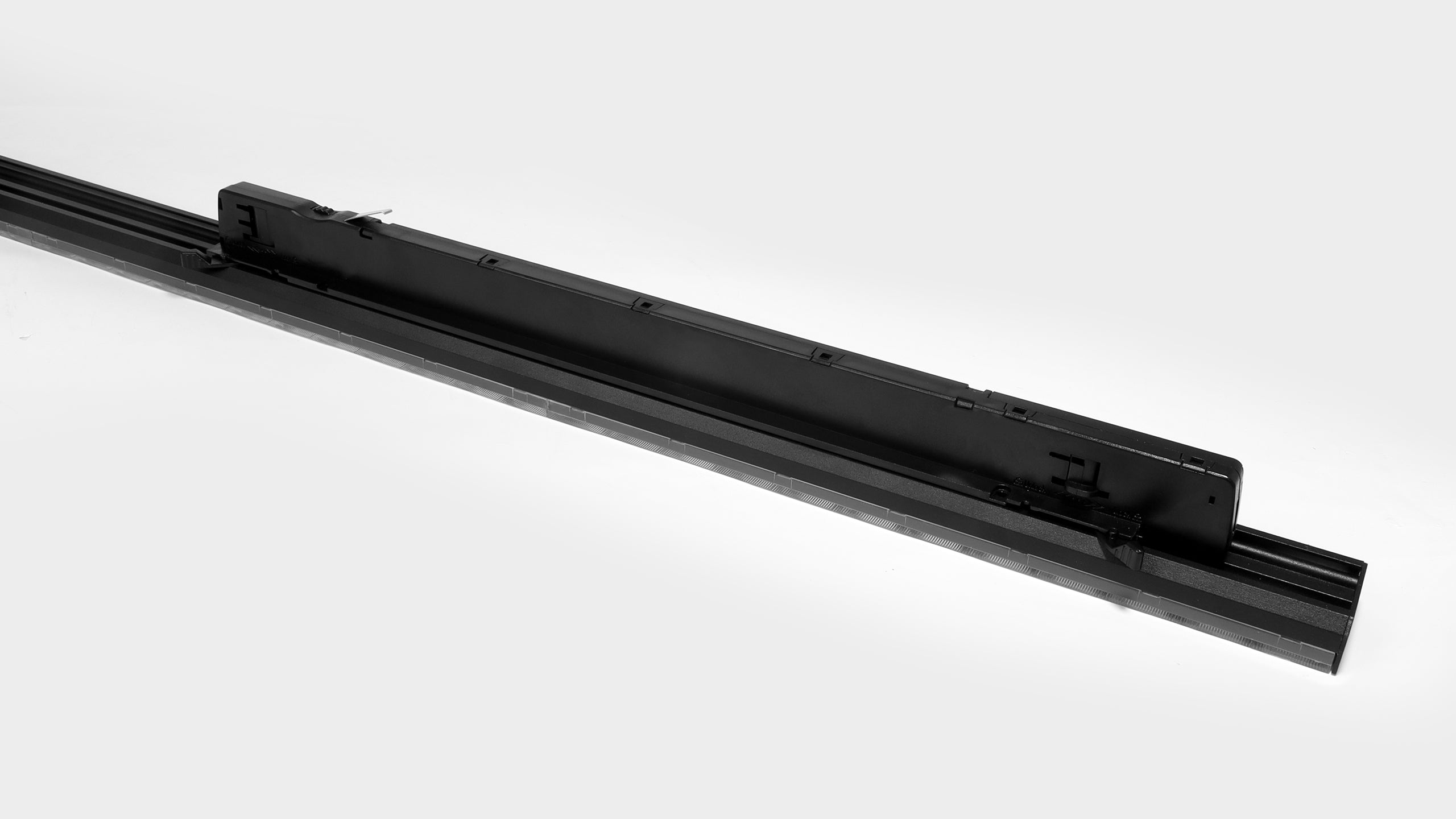 Линейно LED тяло Sector | За релсова шина | 60W | 4000K