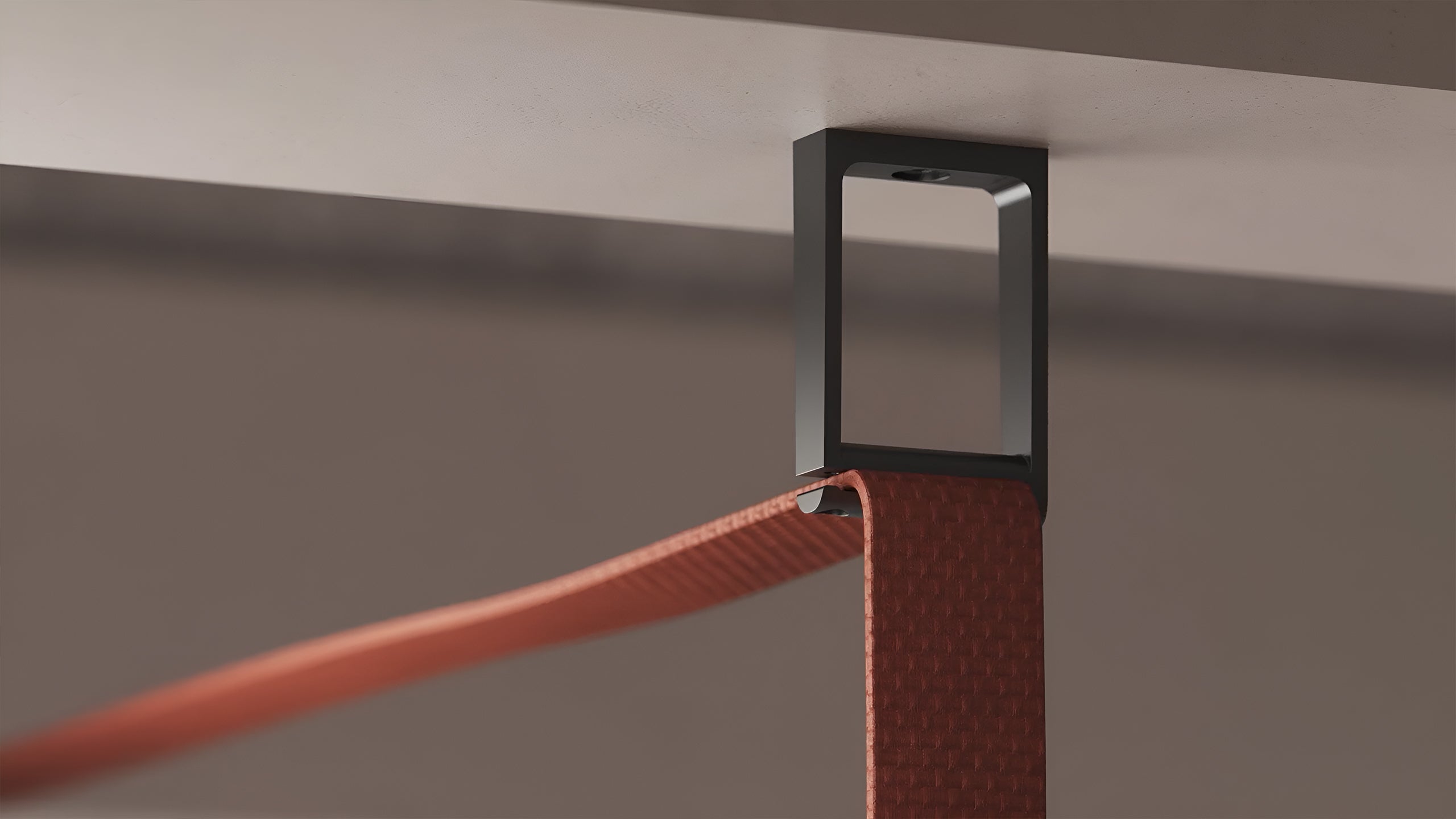 Окачвач ОМ с открит монтаж за колан Belt (55x33 мм)
